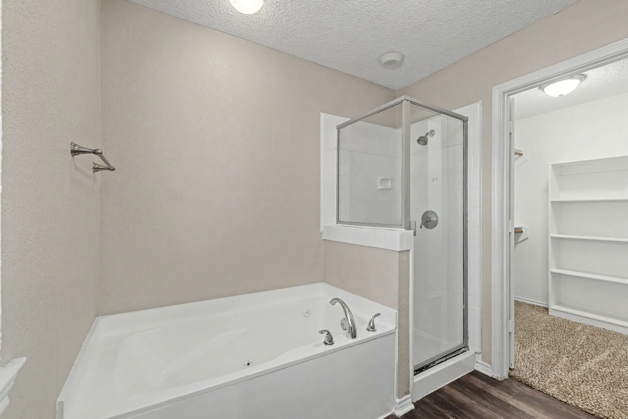 Single Family Residence For Sale in Denton County , 124 Summit Cove, Trophy Club, Texas 76262, 3 Bedroom, 2 Bathroom, 2 Garage spaces, 2,047 Sqft, built in 1984, Preowned, mls#21193184, Real Estate Agent in Trophy Club, Homes For Sale in Denton county, Homes For Sale in Trophy Club, Realtor in Trophy Club Texas, Real Estate Brokerage Independent Realty Texas, Luminita Cordes Realtor