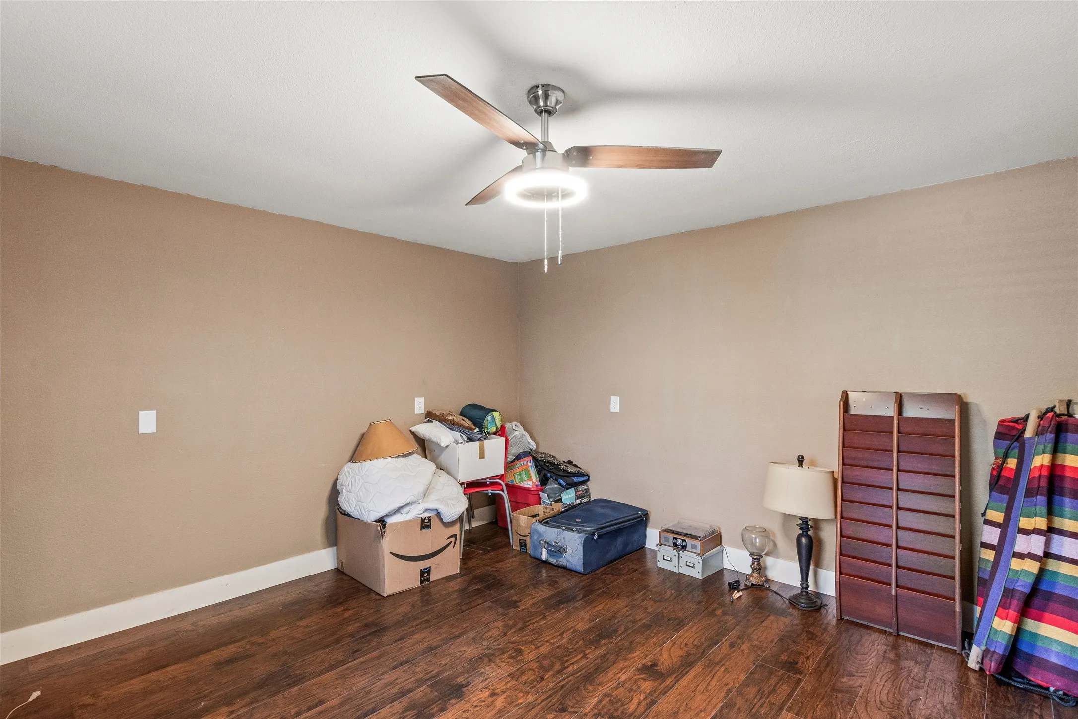 Single Family Residence For Sale in Henderson County , 400 W Cayuga Drive, Athens, Texas 75751, 4 Bedroom, 3 Bathroom, Garage spaces, 2,980 Sqft, built in 1954, mls#21185063, Real Estate Agent in Athens, Homes For Sale in Henderson county, Homes For Sale in Athens, Realtor in Athens Texas, Real Estate Brokerage Independent Realty Texas, Luminita Cordes Realtor