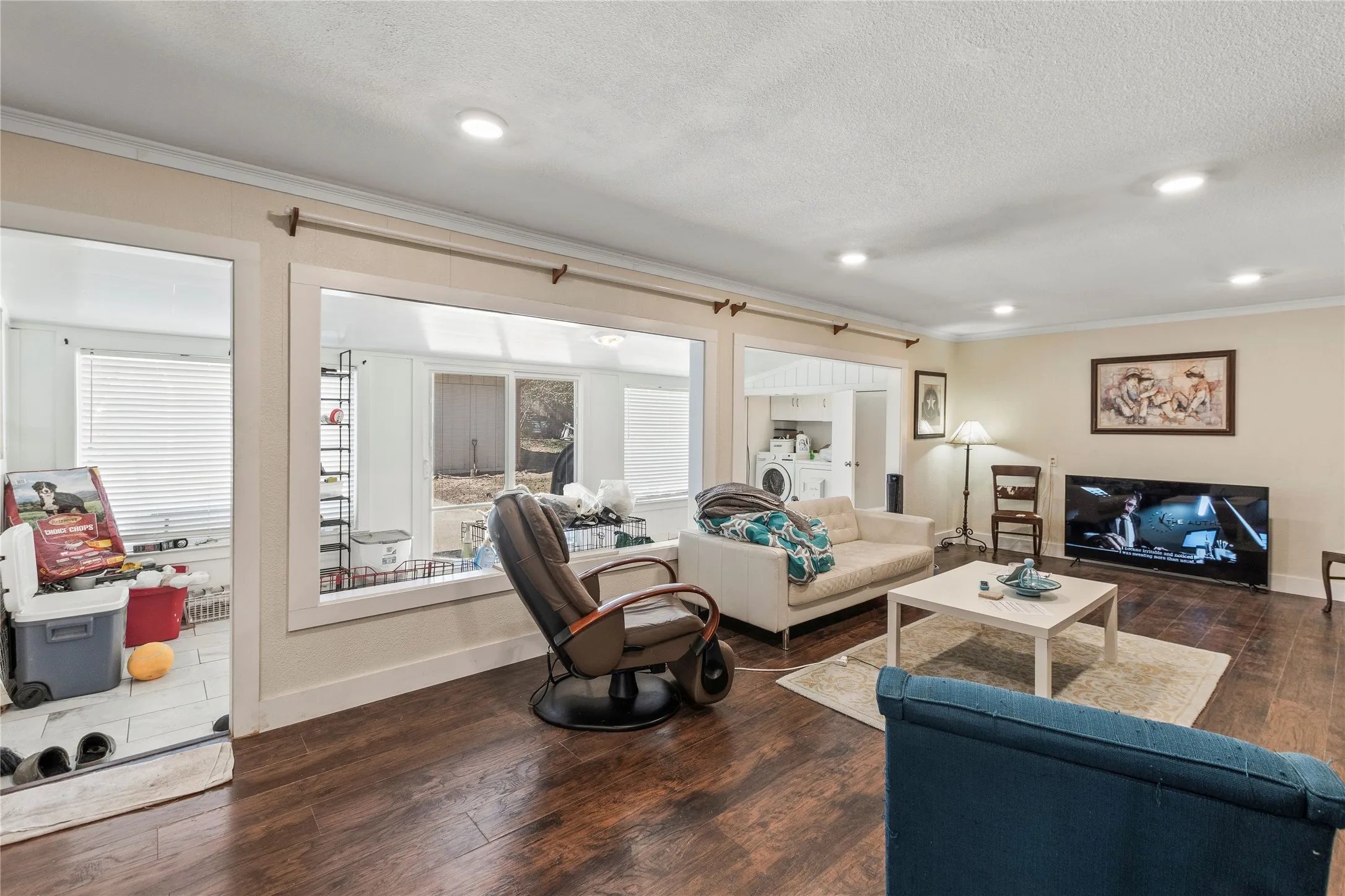 Single Family Residence For Sale in Henderson County , 400 W Cayuga Drive, Athens, Texas 75751, 4 Bedroom, 3 Bathroom, Garage spaces, 2,980 Sqft, built in 1954, mls#21185063, Real Estate Agent in Athens, Homes For Sale in Henderson county, Homes For Sale in Athens, Realtor in Athens Texas, Real Estate Brokerage Independent Realty Texas, Luminita Cordes Realtor