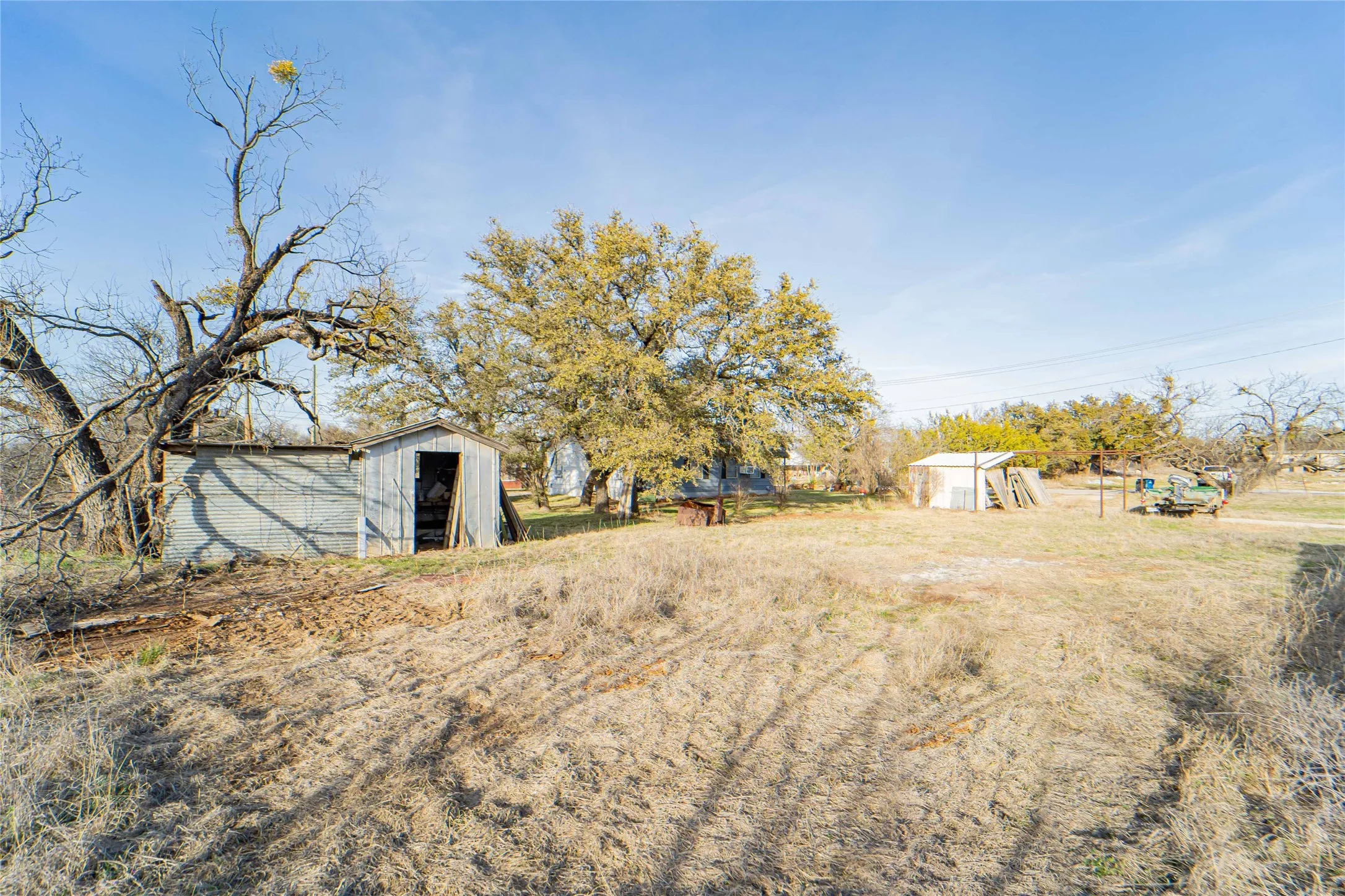 Single Family Residence For Sale in Stephens County , 901 S Miller Street, Breckenridge, Texas 76424, 2 Bedroom, 1 Bathroom, Garage spaces, 1,284 Sqft, built in 1941, mls#21191655, Real Estate Agent in Breckenridge, Homes For Sale in Stephens county, Homes For Sale in Breckenridge, Realtor in Breckenridge Texas, Real Estate Brokerage Independent Realty Texas, Luminita Cordes Realtor