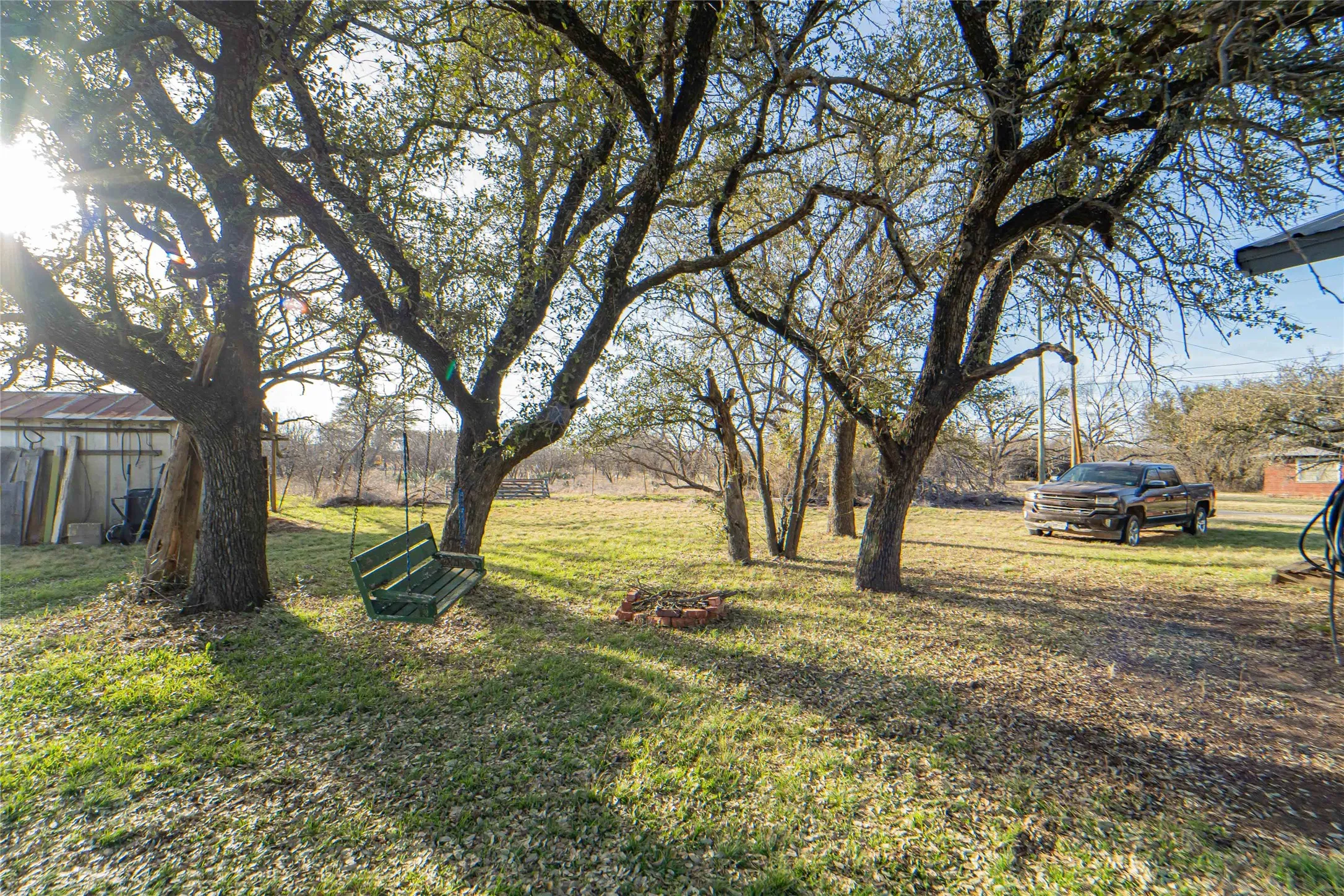 Single Family Residence For Sale in Stephens County , 901 S Miller Street, Breckenridge, Texas 76424, 2 Bedroom, 1 Bathroom, Garage spaces, 1,284 Sqft, built in 1941, mls#21191655, Real Estate Agent in Breckenridge, Homes For Sale in Stephens county, Homes For Sale in Breckenridge, Realtor in Breckenridge Texas, Real Estate Brokerage Independent Realty Texas, Luminita Cordes Realtor