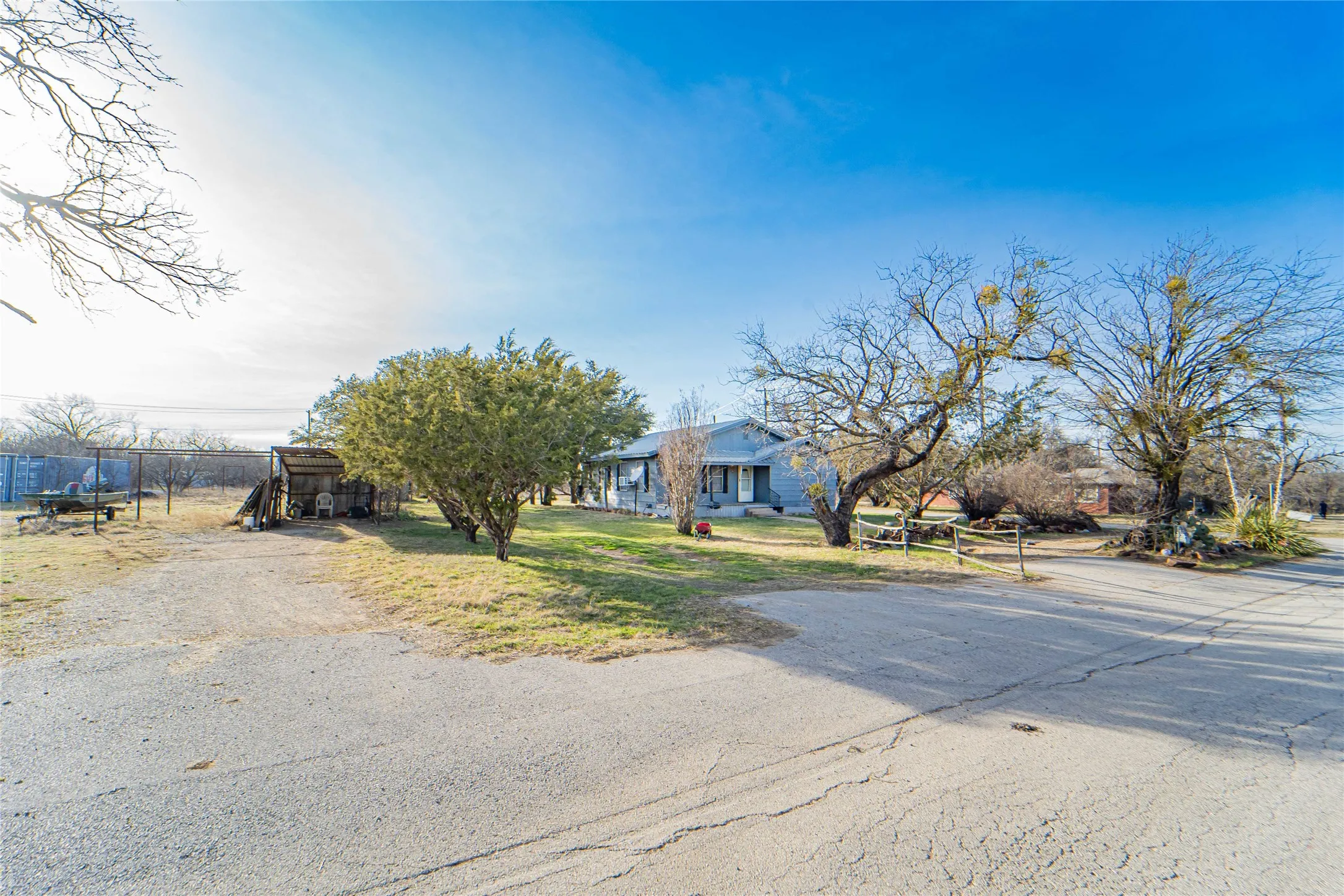 Single Family Residence For Sale in Stephens County , 901 S Miller Street, Breckenridge, Texas 76424, 2 Bedroom, 1 Bathroom, Garage spaces, 1,284 Sqft, built in 1941, mls#21191655, Real Estate Agent in Breckenridge, Homes For Sale in Stephens county, Homes For Sale in Breckenridge, Realtor in Breckenridge Texas, Real Estate Brokerage Independent Realty Texas, Luminita Cordes Realtor