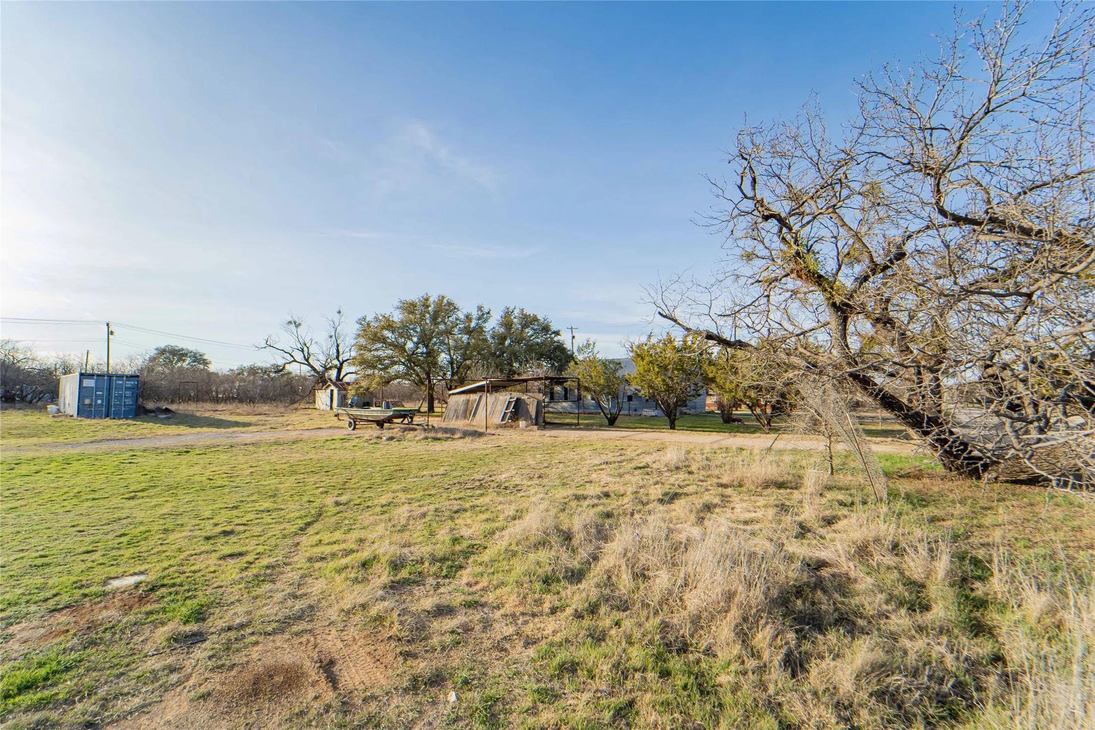 Single Family Residence For Sale in Stephens County , 901 S Miller Street, Breckenridge, Texas 76424, 2 Bedroom, 1 Bathroom, Garage spaces, 1,284 Sqft, built in 1941, mls#21191655, Real Estate Agent in Breckenridge, Homes For Sale in Stephens county, Homes For Sale in Breckenridge, Realtor in Breckenridge Texas, Real Estate Brokerage Independent Realty Texas, Luminita Cordes Realtor