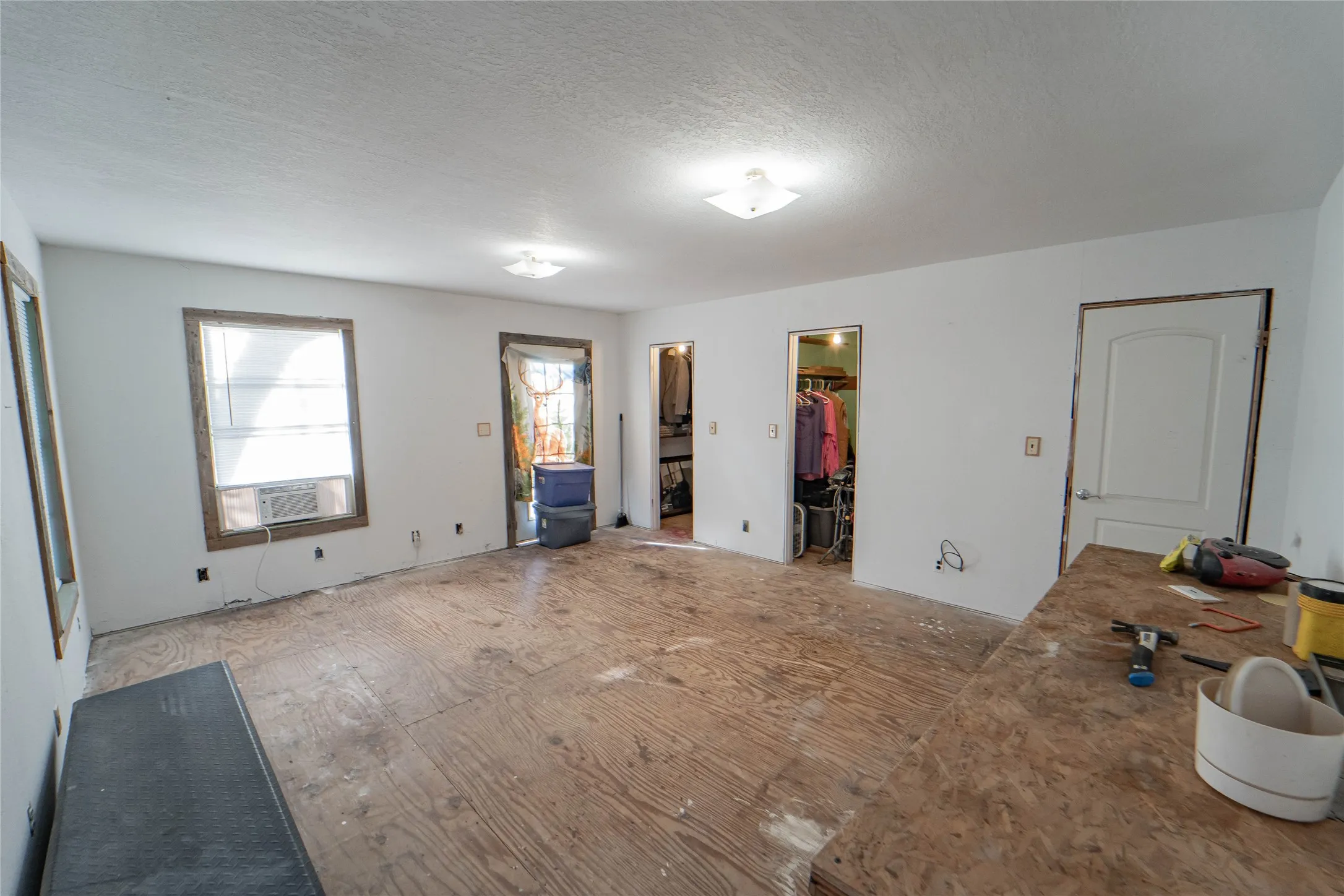 Single Family Residence For Sale in Stephens County , 901 S Miller Street, Breckenridge, Texas 76424, 2 Bedroom, 1 Bathroom, Garage spaces, 1,284 Sqft, built in 1941, mls#21191655, Real Estate Agent in Breckenridge, Homes For Sale in Stephens county, Homes For Sale in Breckenridge, Realtor in Breckenridge Texas, Real Estate Brokerage Independent Realty Texas, Luminita Cordes Realtor