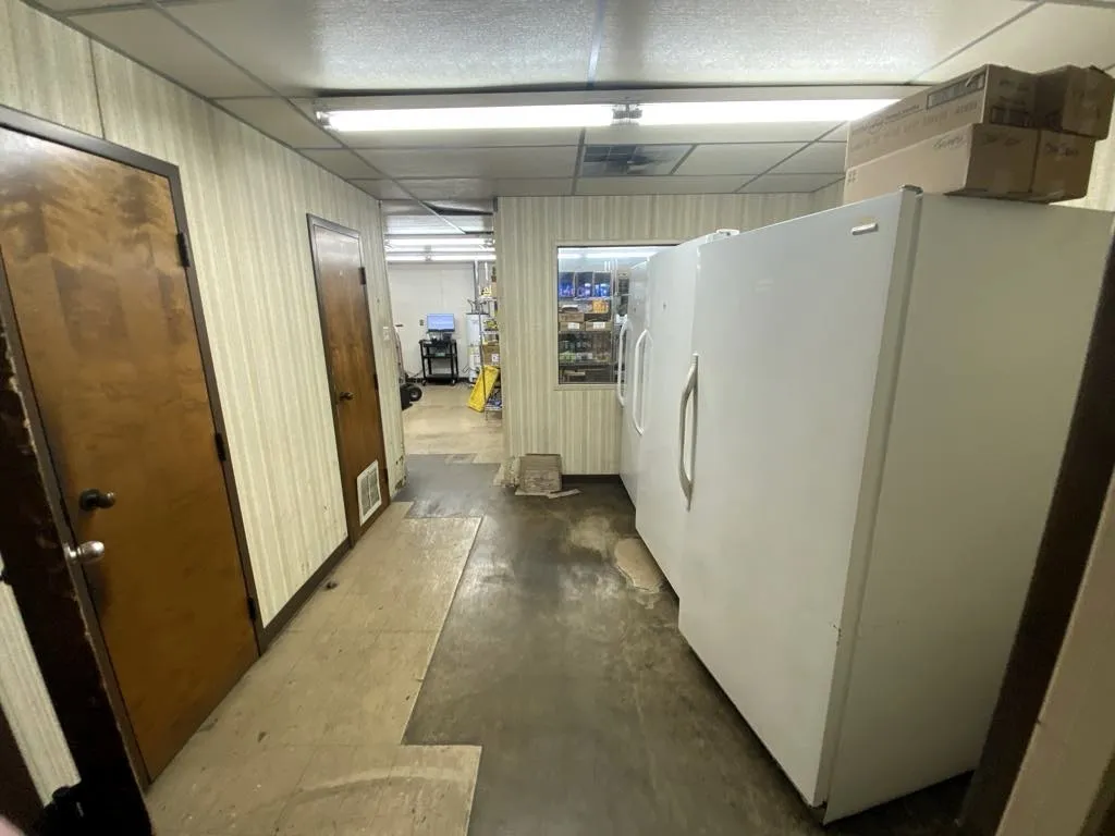 Industrial For Sale in Navarro County , 2400 S Business 45, Corsicana, Texas 75110, 0, 0, Garage spaces, 0 Sqft, built in 1982, Preowned, Price $1,790,000, mls#21193530, Real Estate Agent in Corsicana, Homes For Sale in Navarro county, Homes For Sale in Corsicana, Realtor in Corsicana Texas, Real Estate Brokerage Independent Realty Texas, Luminita Cordes Realtor