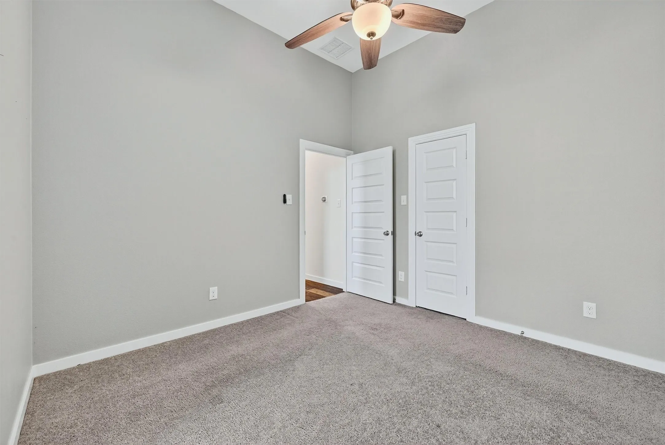 Single Family Residence For Sale in Grayson County , 3717 Fawn Meadow Trail, Denison, Texas 75020, 4 Bedroom, 3 Bathroom, 2 Garage spaces, 2,464 Sqft, built in 2019, Preowned, mls#21192768, Real Estate Agent in Denison, Homes For Sale in Grayson county, Homes For Sale in Denison, Realtor in Denison Texas, Real Estate Brokerage Independent Realty Texas, Luminita Cordes Realtor