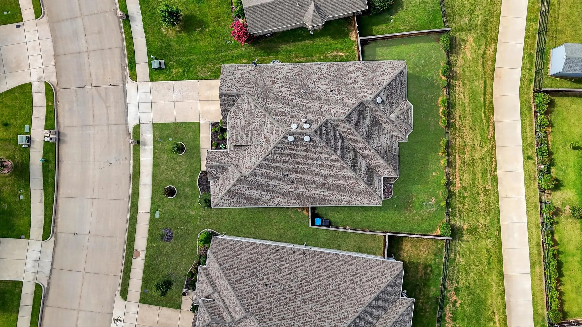 Single Family Residence For Sale in Grayson County , 3717 Fawn Meadow Trail, Denison, Texas 75020, 4 Bedroom, 3 Bathroom, 2 Garage spaces, 2,464 Sqft, built in 2019, Preowned, mls#21192768, Real Estate Agent in Denison, Homes For Sale in Grayson county, Homes For Sale in Denison, Realtor in Denison Texas, Real Estate Brokerage Independent Realty Texas, Luminita Cordes Realtor