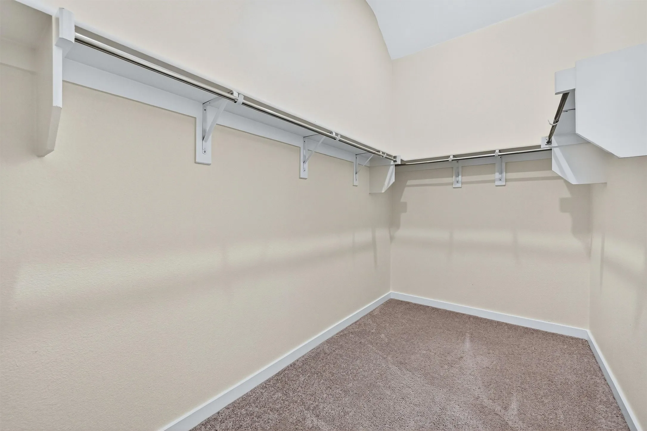 Single Family Residence For Sale in Grayson County , 3717 Fawn Meadow Trail, Denison, Texas 75020, 4 Bedroom, 3 Bathroom, 2 Garage spaces, 2,464 Sqft, built in 2019, Preowned, mls#21192768, Real Estate Agent in Denison, Homes For Sale in Grayson county, Homes For Sale in Denison, Realtor in Denison Texas, Real Estate Brokerage Independent Realty Texas, Luminita Cordes Realtor