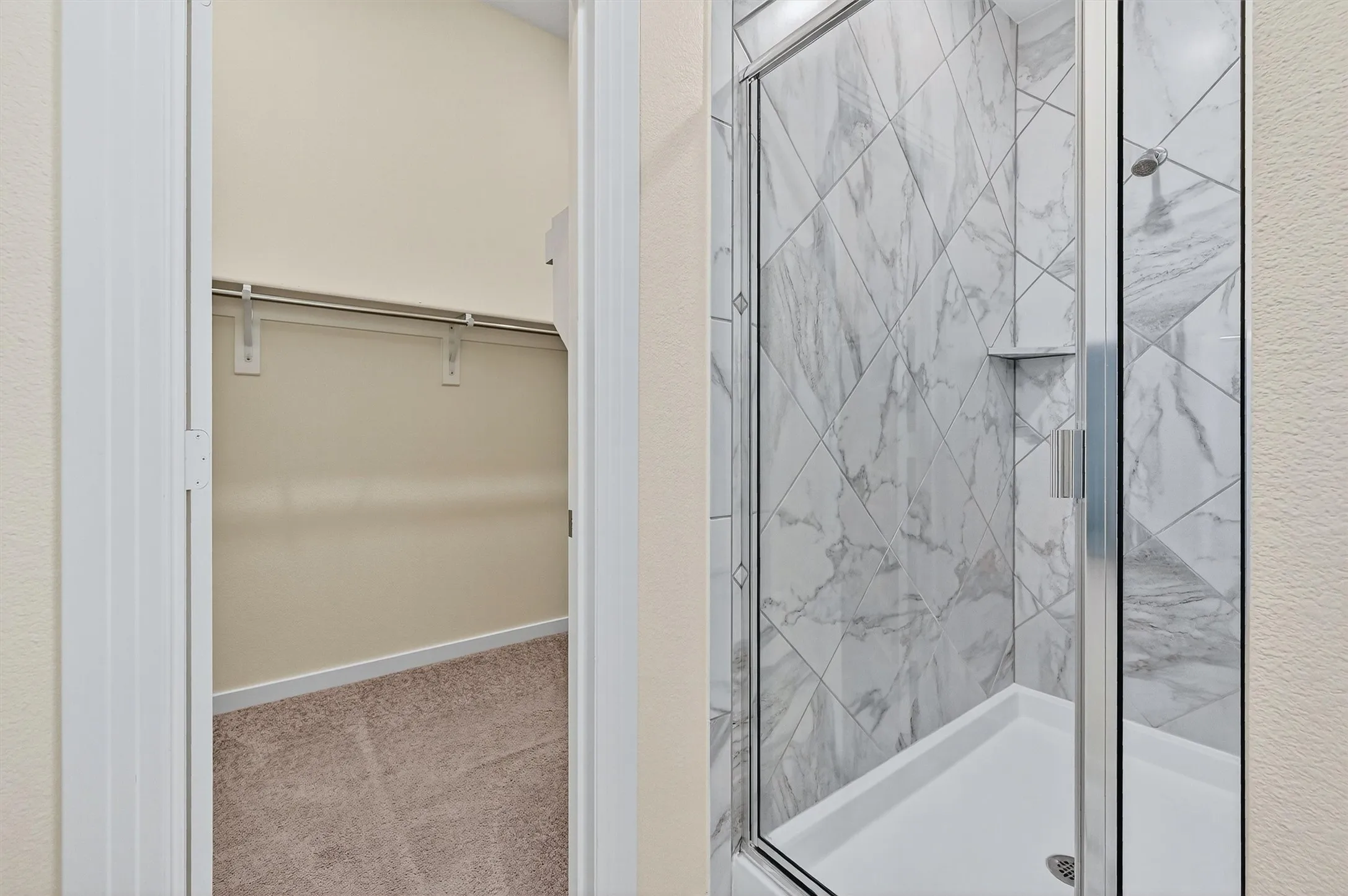 Single Family Residence For Sale in Grayson County , 3717 Fawn Meadow Trail, Denison, Texas 75020, 4 Bedroom, 3 Bathroom, 2 Garage spaces, 2,464 Sqft, built in 2019, Preowned, mls#21192768, Real Estate Agent in Denison, Homes For Sale in Grayson county, Homes For Sale in Denison, Realtor in Denison Texas, Real Estate Brokerage Independent Realty Texas, Luminita Cordes Realtor