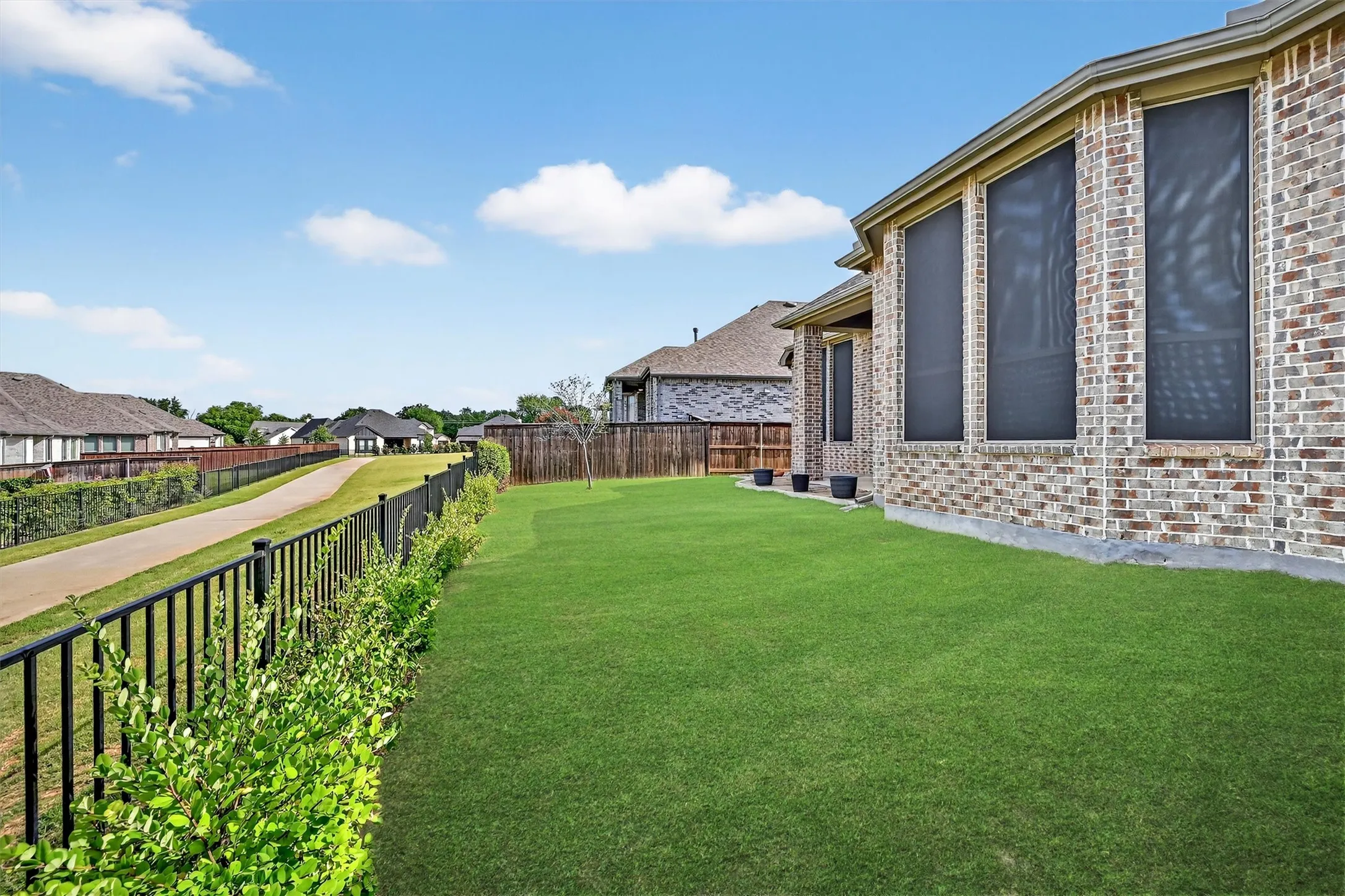 Single Family Residence For Sale in Grayson County , 3717 Fawn Meadow Trail, Denison, Texas 75020, 4 Bedroom, 3 Bathroom, 2 Garage spaces, 2,464 Sqft, built in 2019, Preowned, mls#21192768, Real Estate Agent in Denison, Homes For Sale in Grayson county, Homes For Sale in Denison, Realtor in Denison Texas, Real Estate Brokerage Independent Realty Texas, Luminita Cordes Realtor