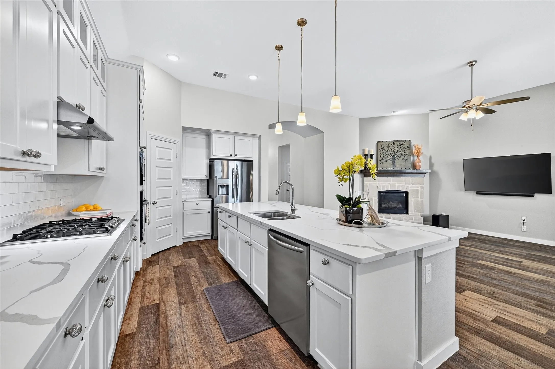 Single Family Residence For Sale in Grayson County , 3717 Fawn Meadow Trail, Denison, Texas 75020, 4 Bedroom, 3 Bathroom, 2 Garage spaces, 2,464 Sqft, built in 2019, Preowned, mls#21192768, Real Estate Agent in Denison, Homes For Sale in Grayson county, Homes For Sale in Denison, Realtor in Denison Texas, Real Estate Brokerage Independent Realty Texas, Luminita Cordes Realtor