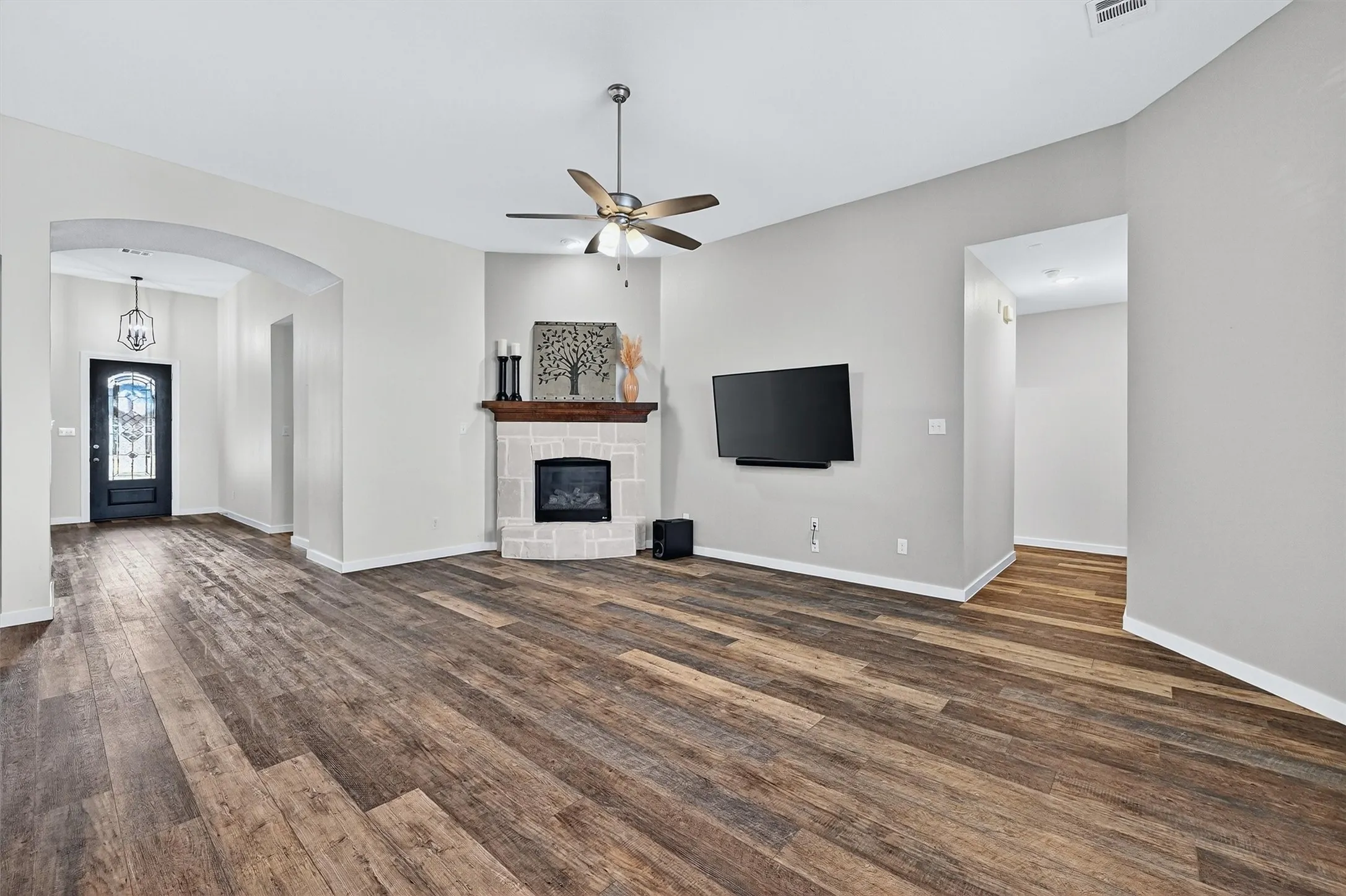 Single Family Residence For Sale in Grayson County , 3717 Fawn Meadow Trail, Denison, Texas 75020, 4 Bedroom, 3 Bathroom, 2 Garage spaces, 2,464 Sqft, built in 2019, Preowned, mls#21192768, Real Estate Agent in Denison, Homes For Sale in Grayson county, Homes For Sale in Denison, Realtor in Denison Texas, Real Estate Brokerage Independent Realty Texas, Luminita Cordes Realtor
