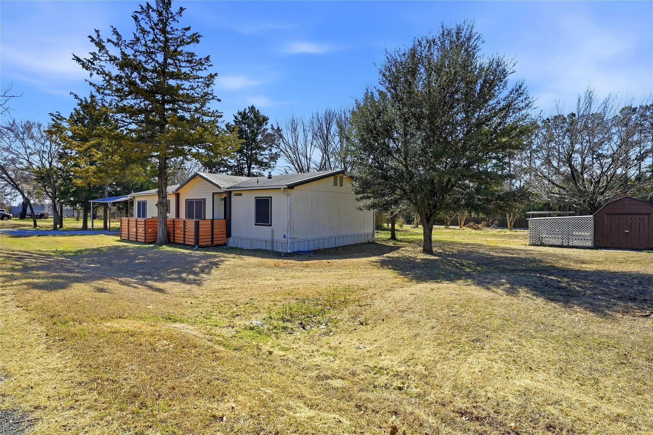 Mobile Home For Sale in Grayson County , 76 Forest Lane, Gordonville, Texas 76245, 3 Bedroom, 2 Bathroom, Garage spaces, 1,680 Sqft, built in 2002, Preowned, mls#21193315, Real Estate Agent in Gordonville, Homes For Sale in Grayson county, Homes For Sale in Gordonville, Realtor in Gordonville Texas, Real Estate Brokerage Independent Realty Texas, Luminita Cordes Realtor