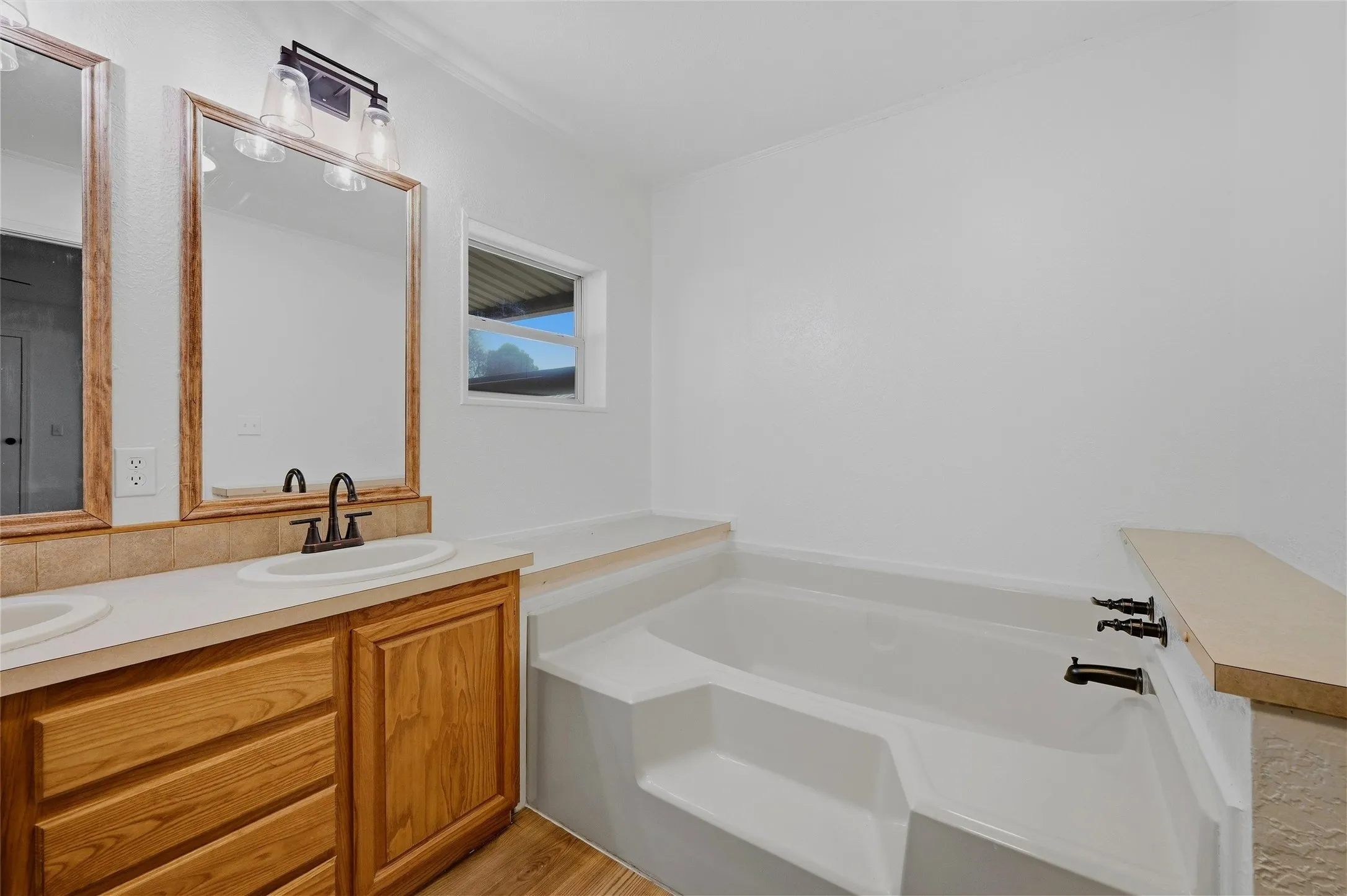 Mobile Home For Sale in Grayson County , 76 Forest Lane, Gordonville, Texas 76245, 3 Bedroom, 2 Bathroom, Garage spaces, 1,680 Sqft, built in 2002, Preowned, mls#21193315, Real Estate Agent in Gordonville, Homes For Sale in Grayson county, Homes For Sale in Gordonville, Realtor in Gordonville Texas, Real Estate Brokerage Independent Realty Texas, Luminita Cordes Realtor