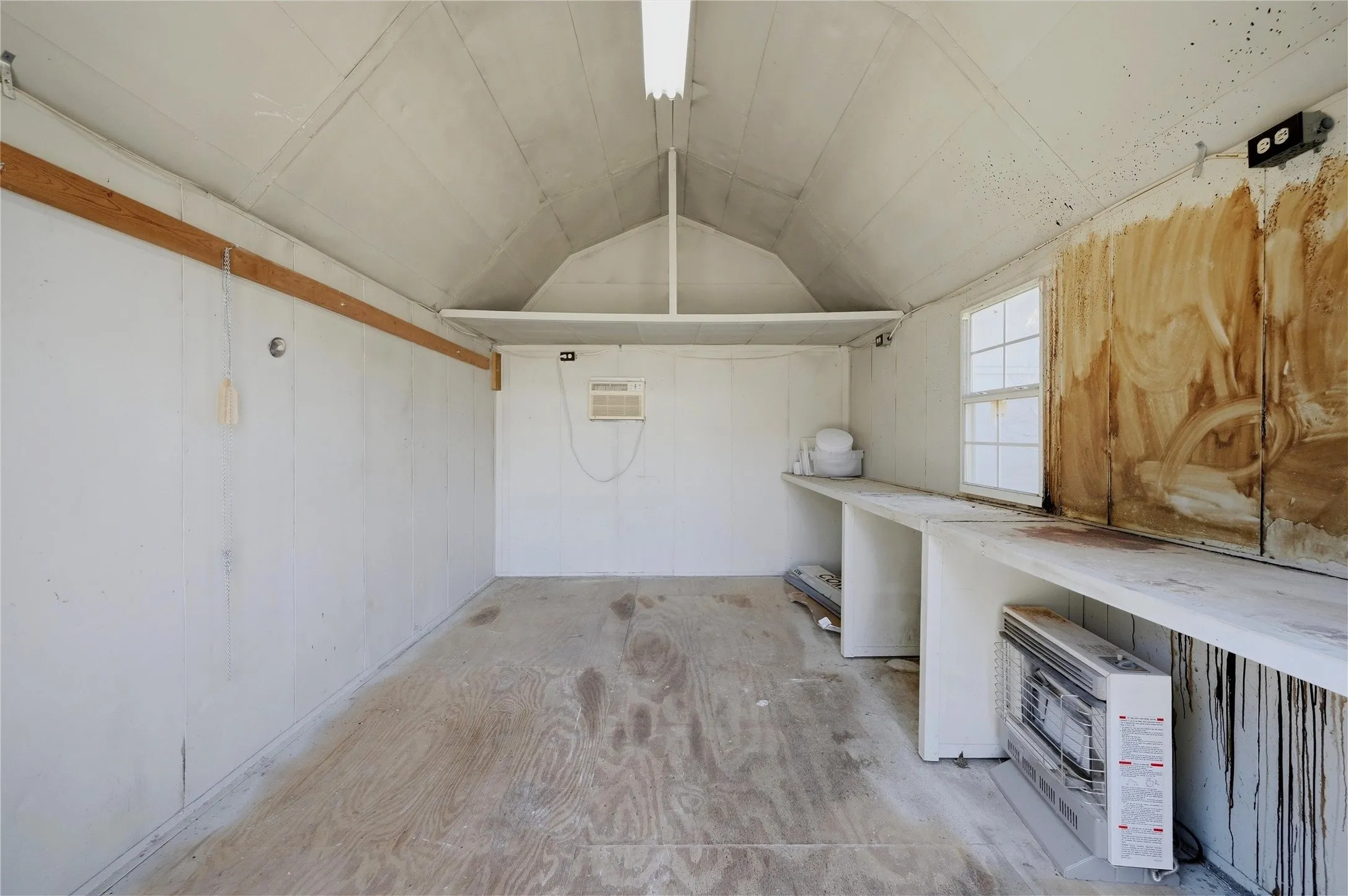 Mobile Home For Sale in Grayson County , 76 Forest Lane, Gordonville, Texas 76245, 3 Bedroom, 2 Bathroom, Garage spaces, 1,680 Sqft, built in 2002, Preowned, mls#21193315, Real Estate Agent in Gordonville, Homes For Sale in Grayson county, Homes For Sale in Gordonville, Realtor in Gordonville Texas, Real Estate Brokerage Independent Realty Texas, Luminita Cordes Realtor