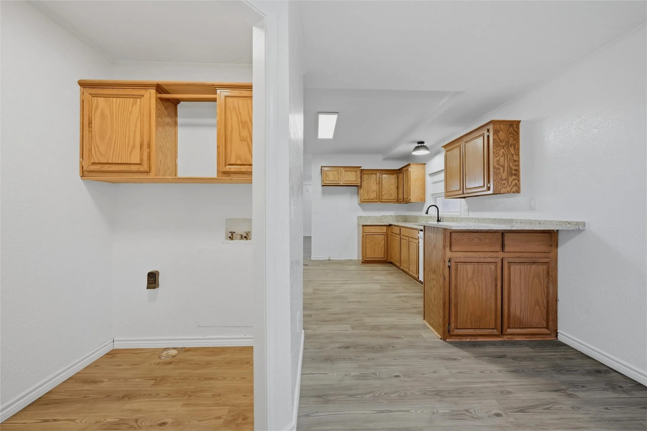 Mobile Home For Sale in Grayson County , 76 Forest Lane, Gordonville, Texas 76245, 3 Bedroom, 2 Bathroom, Garage spaces, 1,680 Sqft, built in 2002, Preowned, mls#21193315, Real Estate Agent in Gordonville, Homes For Sale in Grayson county, Homes For Sale in Gordonville, Realtor in Gordonville Texas, Real Estate Brokerage Independent Realty Texas, Luminita Cordes Realtor