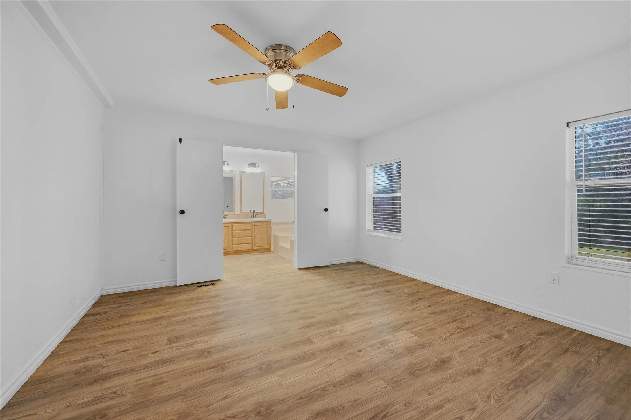Mobile Home For Sale in Grayson County , 76 Forest Lane, Gordonville, Texas 76245, 3 Bedroom, 2 Bathroom, Garage spaces, 1,680 Sqft, built in 2002, Preowned, mls#21193315, Real Estate Agent in Gordonville, Homes For Sale in Grayson county, Homes For Sale in Gordonville, Realtor in Gordonville Texas, Real Estate Brokerage Independent Realty Texas, Luminita Cordes Realtor