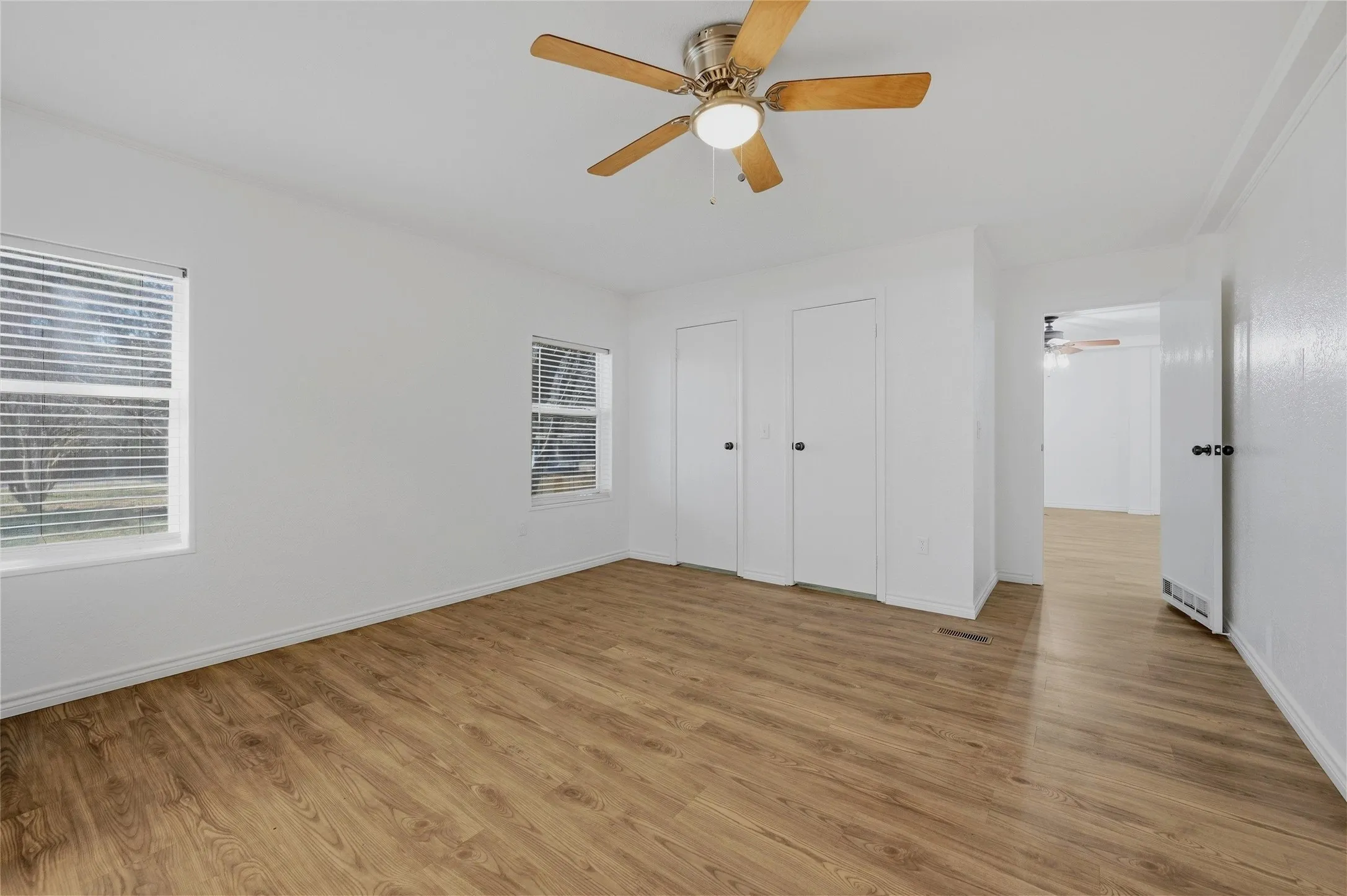 Mobile Home For Sale in Grayson County , 76 Forest Lane, Gordonville, Texas 76245, 3 Bedroom, 2 Bathroom, Garage spaces, 1,680 Sqft, built in 2002, Preowned, mls#21193315, Real Estate Agent in Gordonville, Homes For Sale in Grayson county, Homes For Sale in Gordonville, Realtor in Gordonville Texas, Real Estate Brokerage Independent Realty Texas, Luminita Cordes Realtor