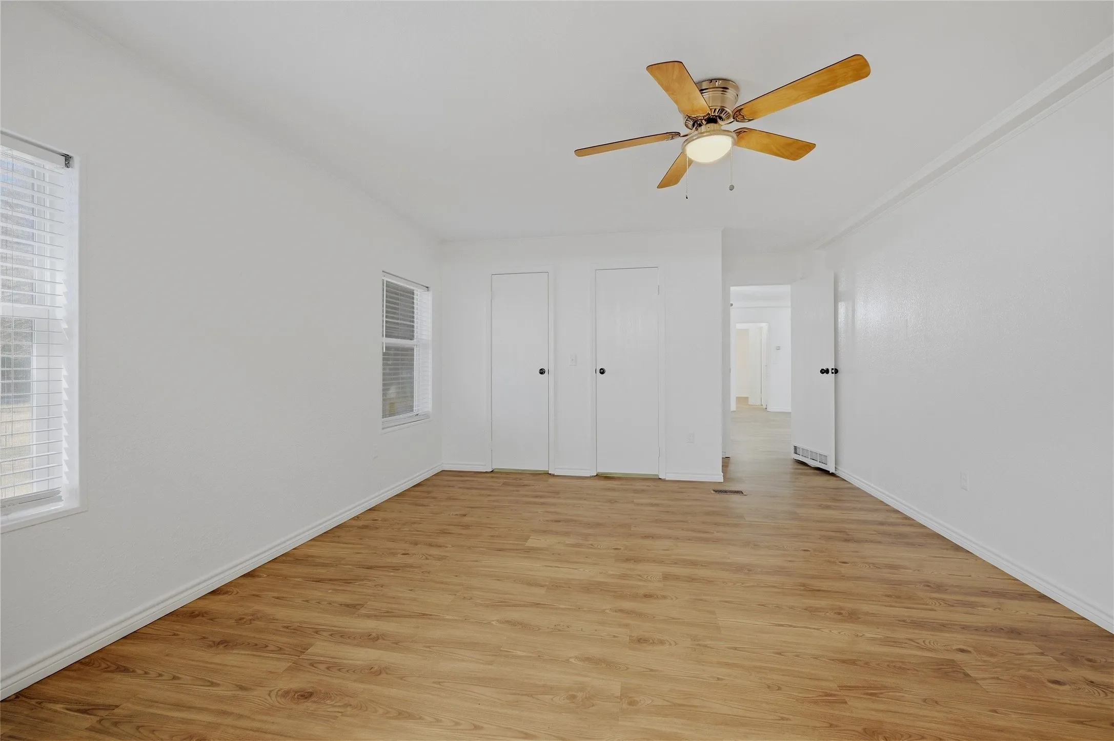 Mobile Home For Sale in Grayson County , 76 Forest Lane, Gordonville, Texas 76245, 3 Bedroom, 2 Bathroom, Garage spaces, 1,680 Sqft, built in 2002, Preowned, mls#21193315, Real Estate Agent in Gordonville, Homes For Sale in Grayson county, Homes For Sale in Gordonville, Realtor in Gordonville Texas, Real Estate Brokerage Independent Realty Texas, Luminita Cordes Realtor