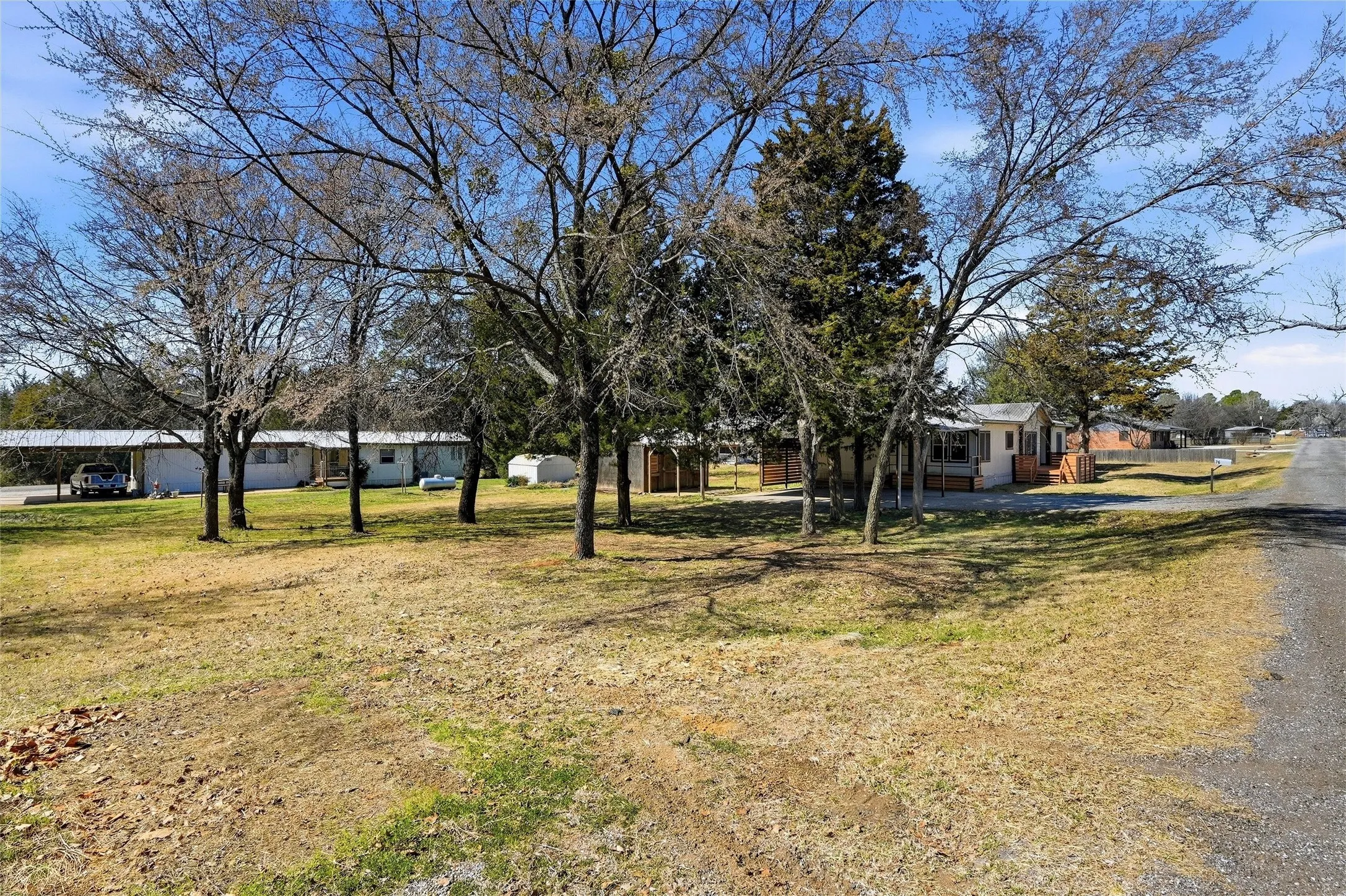 Mobile Home For Sale in Grayson County , 76 Forest Lane, Gordonville, Texas 76245, 3 Bedroom, 2 Bathroom, Garage spaces, 1,680 Sqft, built in 2002, Preowned, mls#21193315, Real Estate Agent in Gordonville, Homes For Sale in Grayson county, Homes For Sale in Gordonville, Realtor in Gordonville Texas, Real Estate Brokerage Independent Realty Texas, Luminita Cordes Realtor