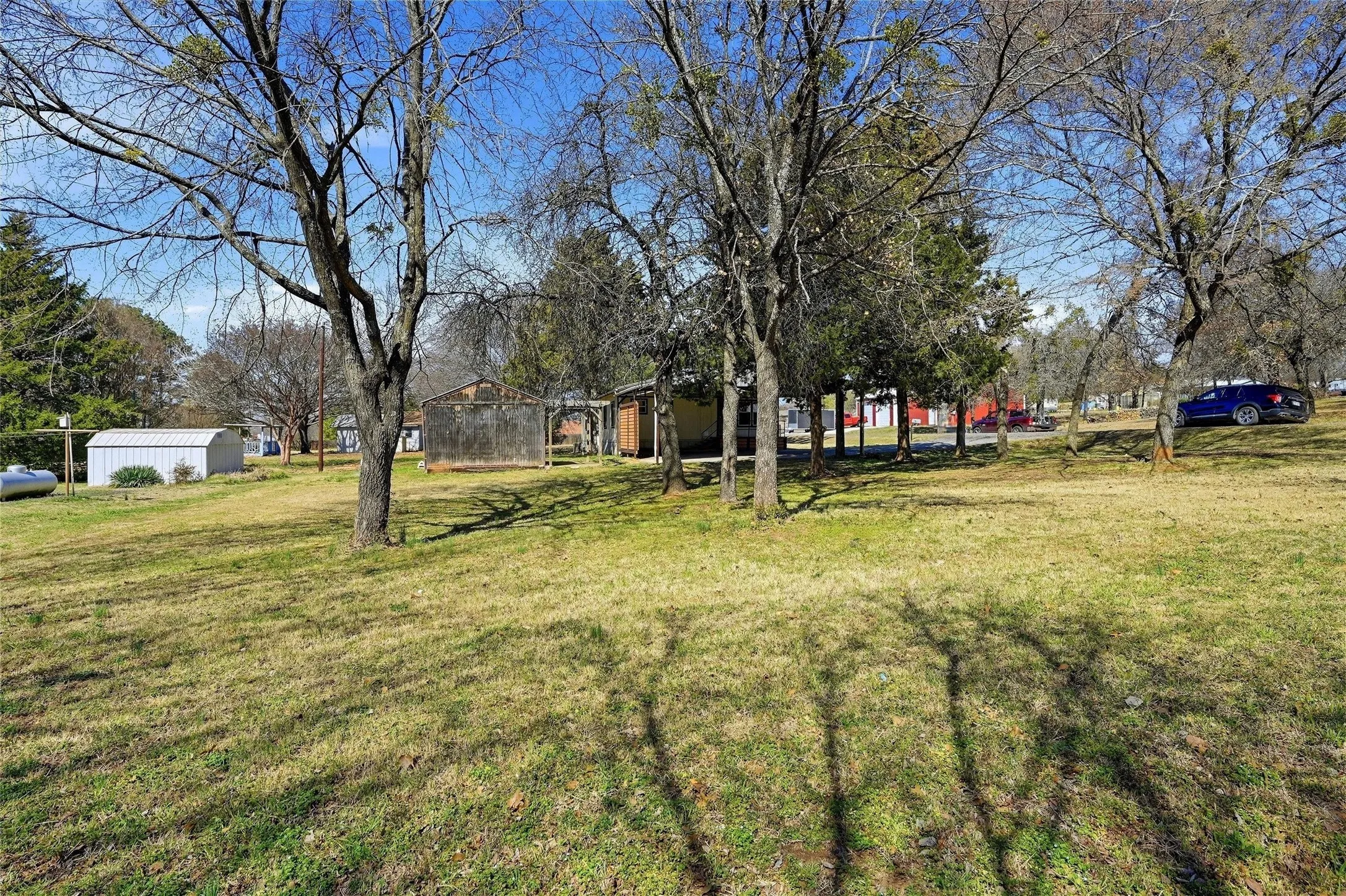 Mobile Home For Sale in Grayson County , 76 Forest Lane, Gordonville, Texas 76245, 3 Bedroom, 2 Bathroom, Garage spaces, 1,680 Sqft, built in 2002, Preowned, mls#21193315, Real Estate Agent in Gordonville, Homes For Sale in Grayson county, Homes For Sale in Gordonville, Realtor in Gordonville Texas, Real Estate Brokerage Independent Realty Texas, Luminita Cordes Realtor