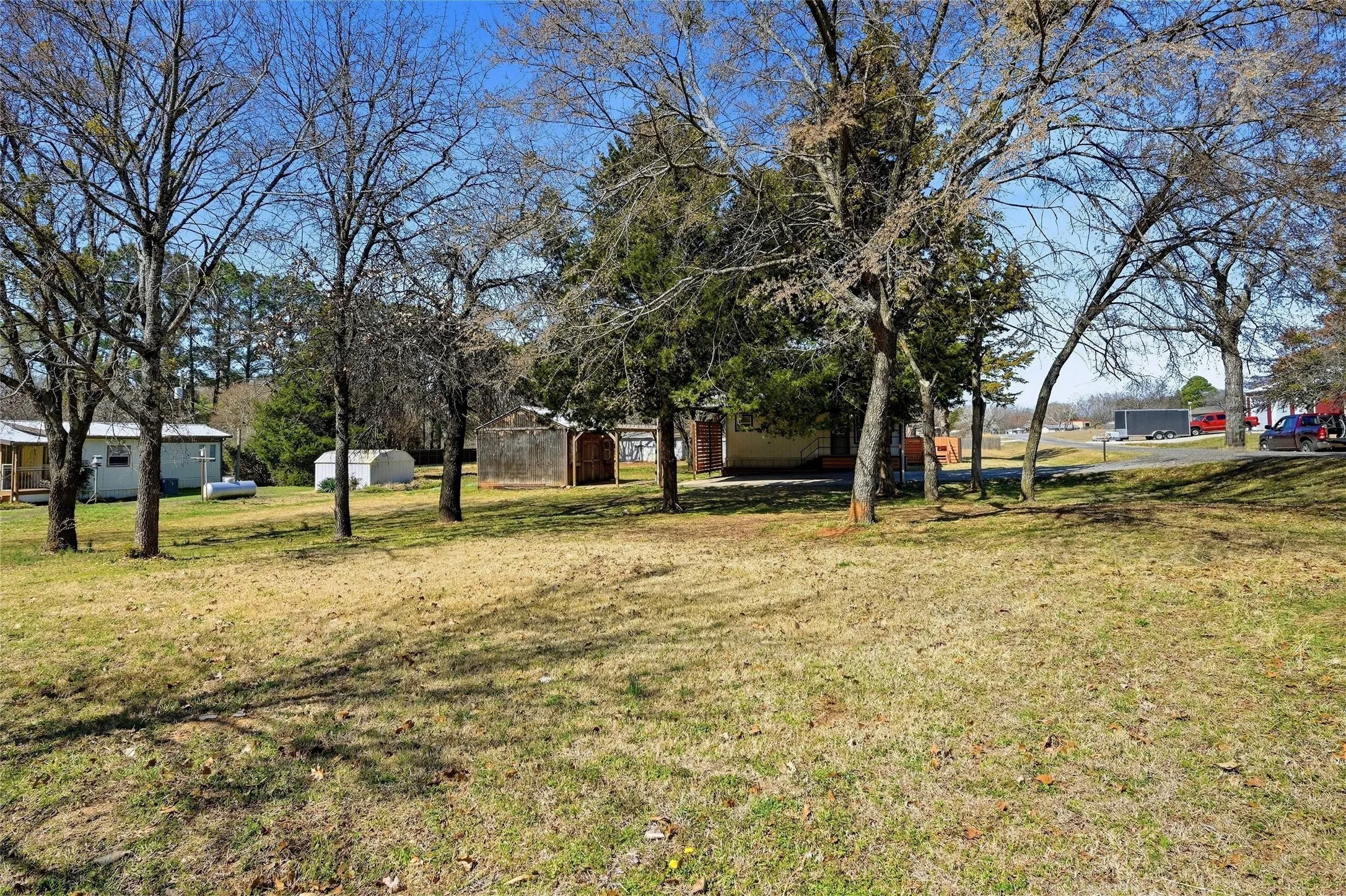 Mobile Home For Sale in Grayson County , 76 Forest Lane, Gordonville, Texas 76245, 3 Bedroom, 2 Bathroom, Garage spaces, 1,680 Sqft, built in 2002, Preowned, mls#21193315, Real Estate Agent in Gordonville, Homes For Sale in Grayson county, Homes For Sale in Gordonville, Realtor in Gordonville Texas, Real Estate Brokerage Independent Realty Texas, Luminita Cordes Realtor