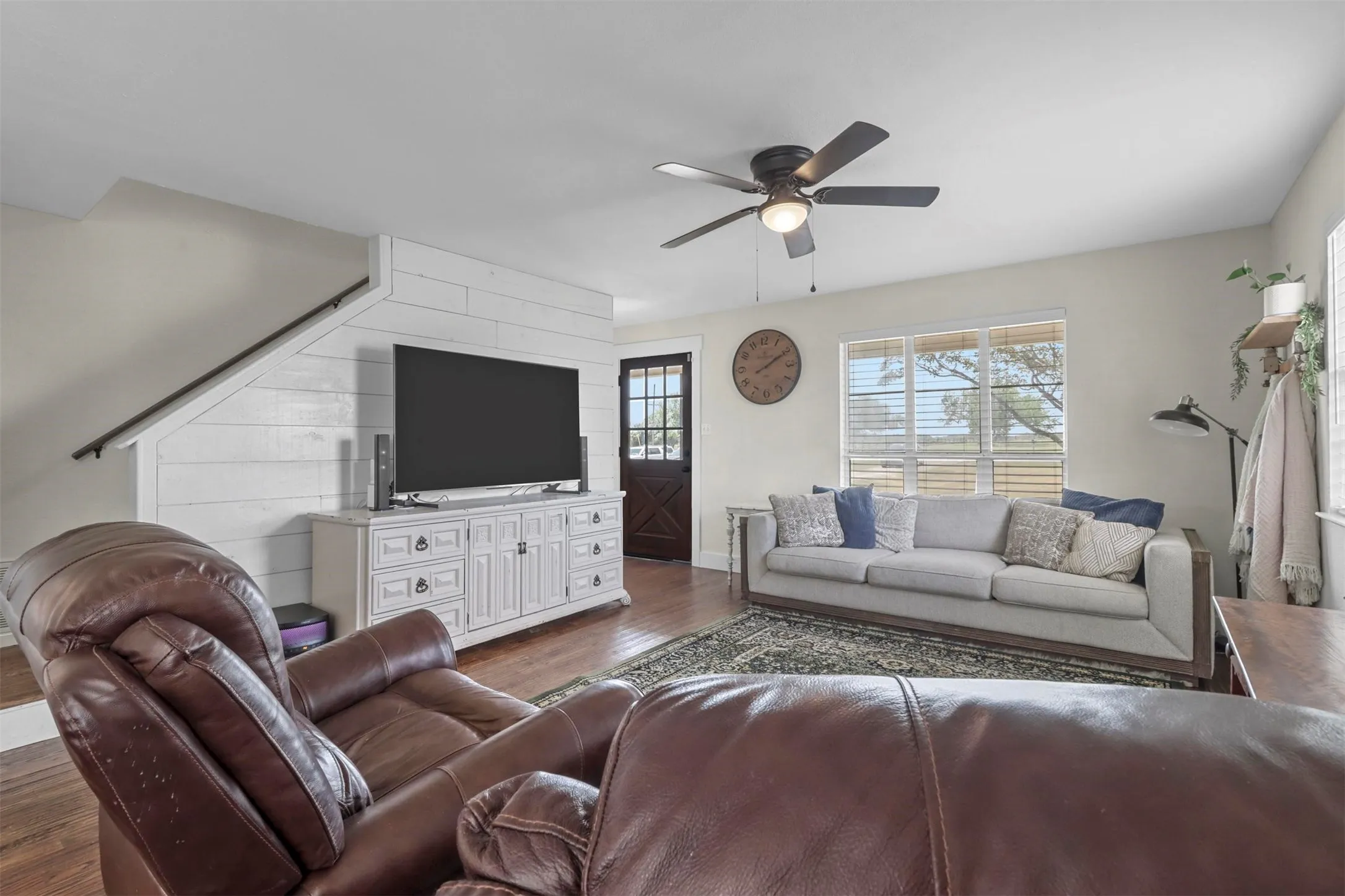 Single Family Residence For Sale in Hunt County , 2781 Fm 36 N, Farmersville, Texas 75442, 3 Bedrooms, 3 Bathrooms, Garage spaces, 1,690 Sqft, built in 1997, Preowned, Price $412,500, mls#21193588, Real Estate Agent in Farmersville, Homes For Sale in Hunt county, Homes For Sale in Farmersville, Realtor in Farmersville Texas, Real Estate Brokerage Independent Realty Texas, Luminita Cordes Realtor