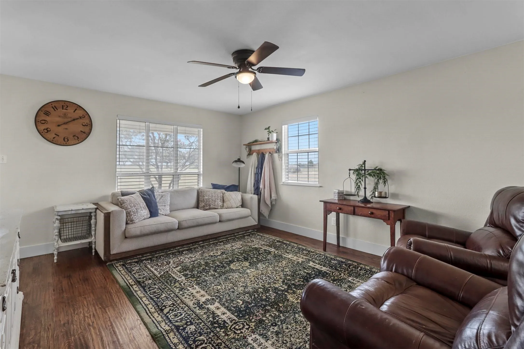Single Family Residence For Sale in Hunt County , 2781 Fm 36 N, Farmersville, Texas 75442, 3 Bedrooms, 3 Bathrooms, Garage spaces, 1,690 Sqft, built in 1997, Preowned, Price $412,500, mls#21193588, Real Estate Agent in Farmersville, Homes For Sale in Hunt county, Homes For Sale in Farmersville, Realtor in Farmersville Texas, Real Estate Brokerage Independent Realty Texas, Luminita Cordes Realtor