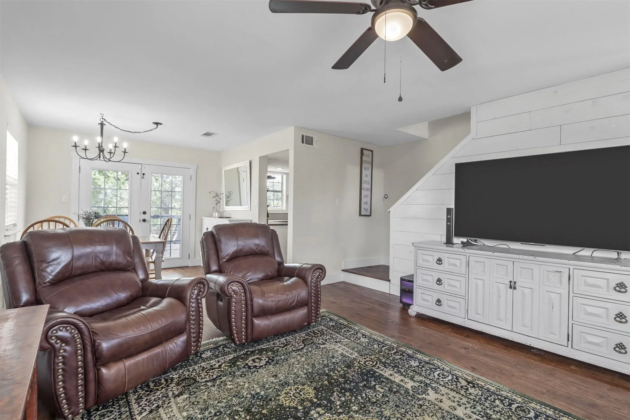Single Family Residence For Sale in Hunt County , 2781 Fm 36 N, Farmersville, Texas 75442, 3 Bedrooms, 3 Bathrooms, Garage spaces, 1,690 Sqft, built in 1997, Preowned, Price $412,500, mls#21193588, Real Estate Agent in Farmersville, Homes For Sale in Hunt county, Homes For Sale in Farmersville, Realtor in Farmersville Texas, Real Estate Brokerage Independent Realty Texas, Luminita Cordes Realtor