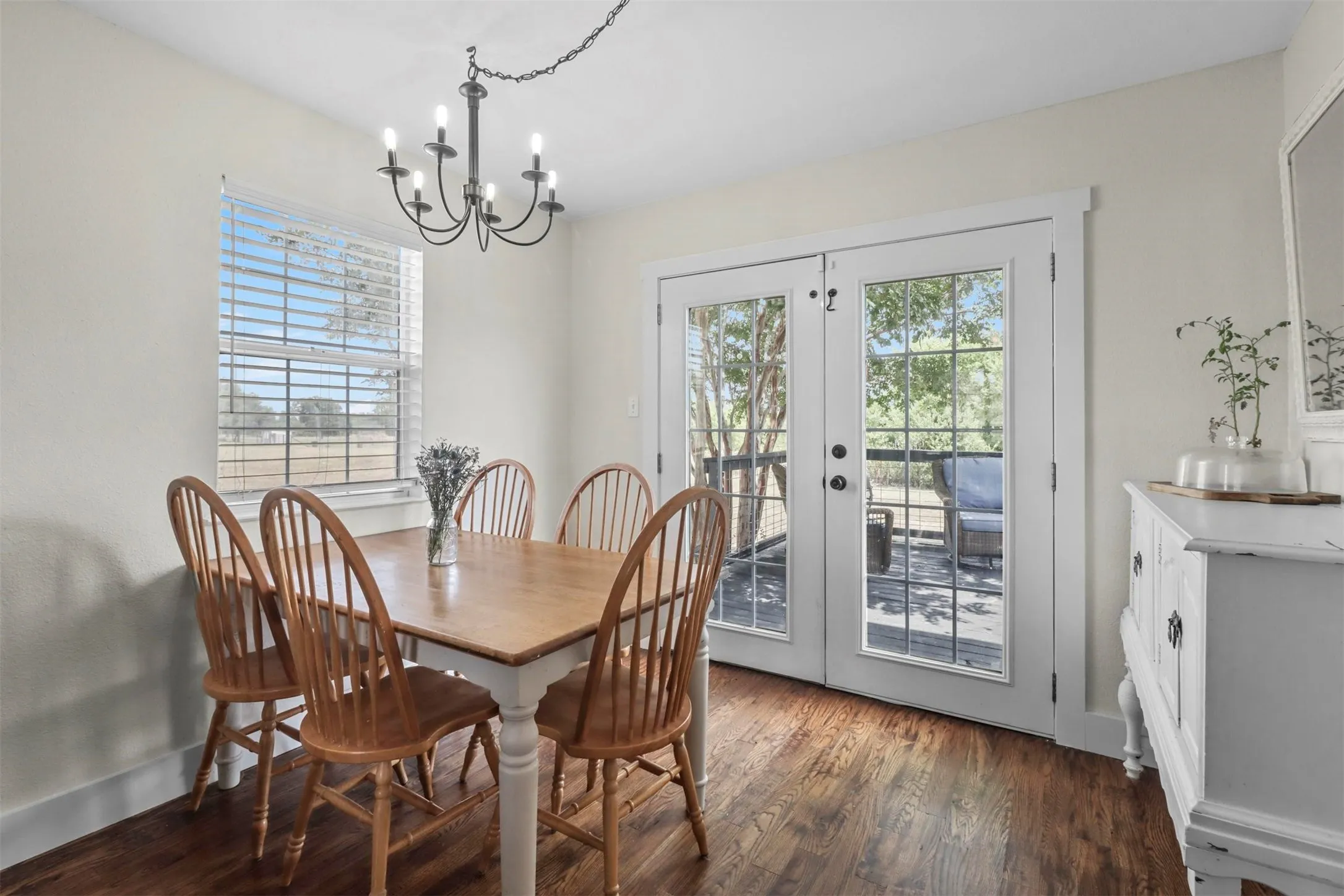 Single Family Residence For Sale in Hunt County , 2781 Fm 36 N, Farmersville, Texas 75442, 3 Bedrooms, 3 Bathrooms, Garage spaces, 1,690 Sqft, built in 1997, Preowned, Price $412,500, mls#21193588, Real Estate Agent in Farmersville, Homes For Sale in Hunt county, Homes For Sale in Farmersville, Realtor in Farmersville Texas, Real Estate Brokerage Independent Realty Texas, Luminita Cordes Realtor