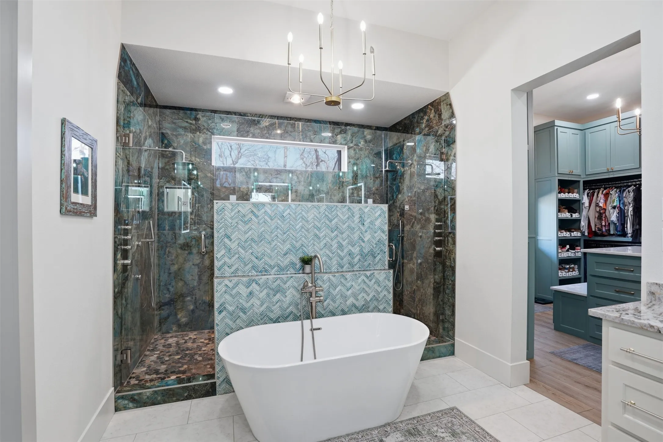 Single Family Residence For Sale in Tarrant County , 11754 North Court, Azle, Texas 76020, 5 Bedroom, 5 Bathroom, 3 Garage spaces, 4,819 Sqft, built in 1995, Preowned, mls#21192035, Real Estate Agent in Azle, Homes For Sale in Tarrant county, Homes For Sale in Azle, Realtor in Azle Texas, Real Estate Brokerage Independent Realty Texas, Luminita Cordes Realtor