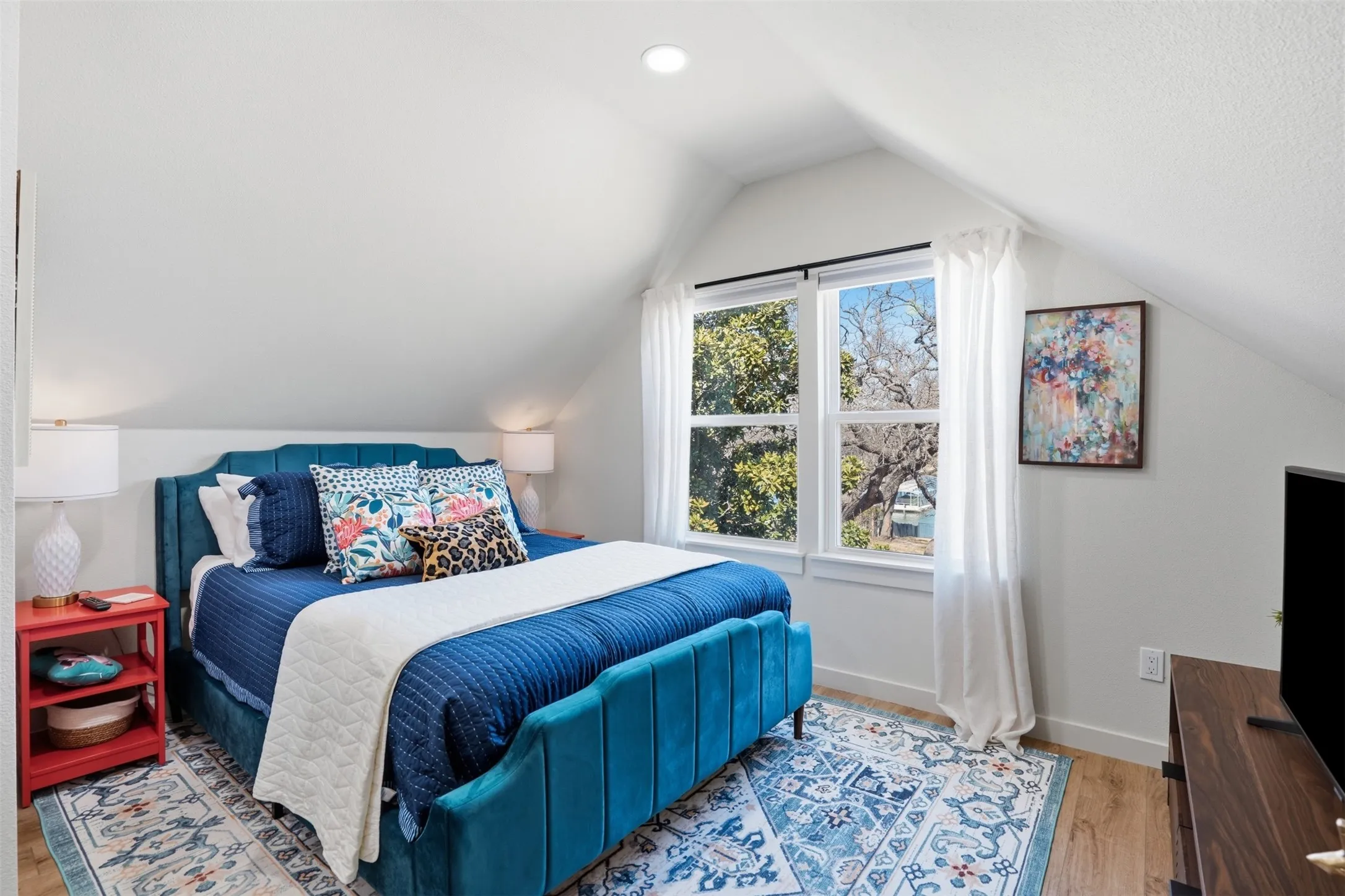 Single Family Residence For Sale in Tarrant County , 11754 North Court, Azle, Texas 76020, 5 Bedroom, 5 Bathroom, 3 Garage spaces, 4,819 Sqft, built in 1995, Preowned, mls#21192035, Real Estate Agent in Azle, Homes For Sale in Tarrant county, Homes For Sale in Azle, Realtor in Azle Texas, Real Estate Brokerage Independent Realty Texas, Luminita Cordes Realtor