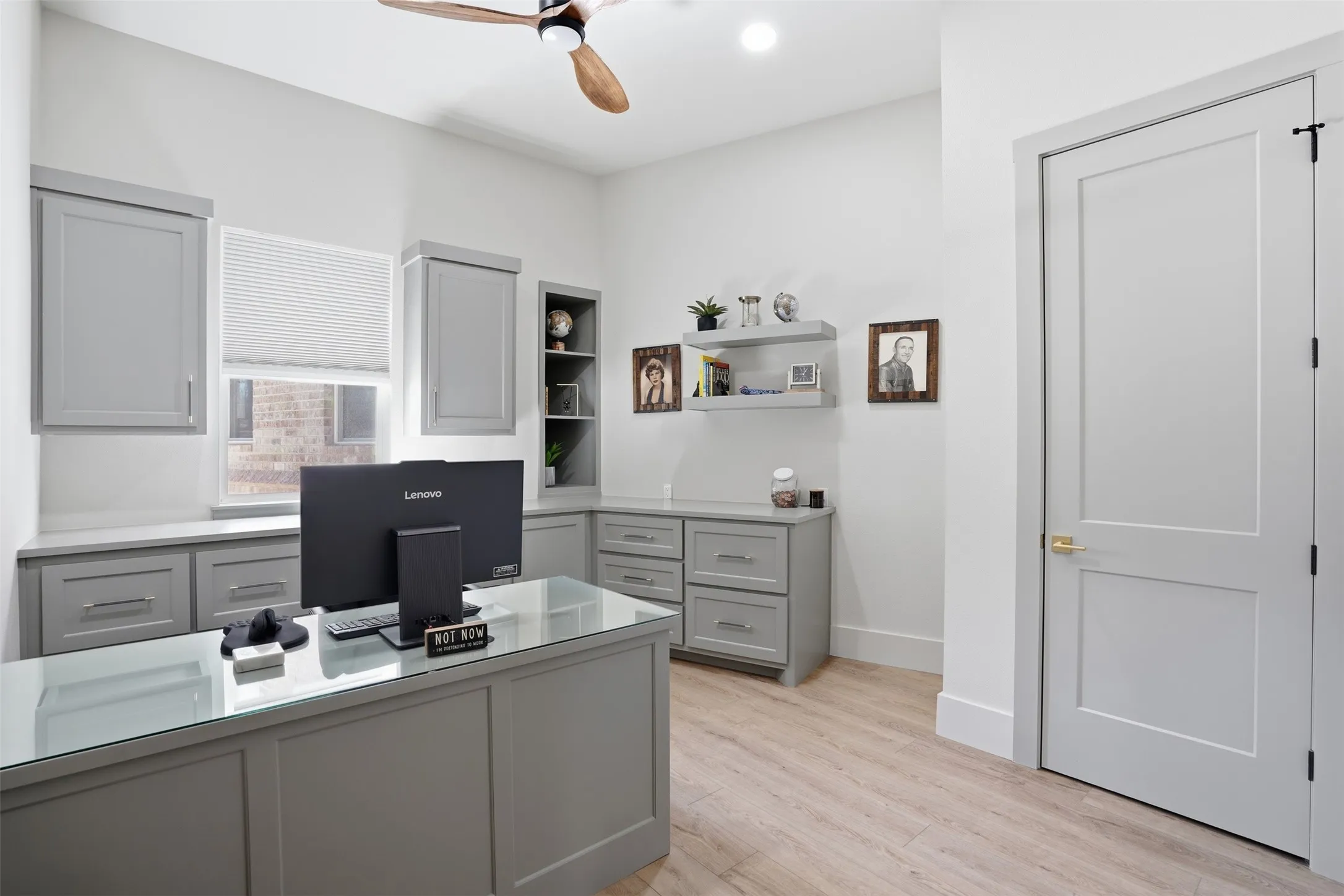 Single Family Residence For Sale in Tarrant County , 11754 North Court, Azle, Texas 76020, 5 Bedroom, 5 Bathroom, 3 Garage spaces, 4,819 Sqft, built in 1995, Preowned, mls#21192035, Real Estate Agent in Azle, Homes For Sale in Tarrant county, Homes For Sale in Azle, Realtor in Azle Texas, Real Estate Brokerage Independent Realty Texas, Luminita Cordes Realtor