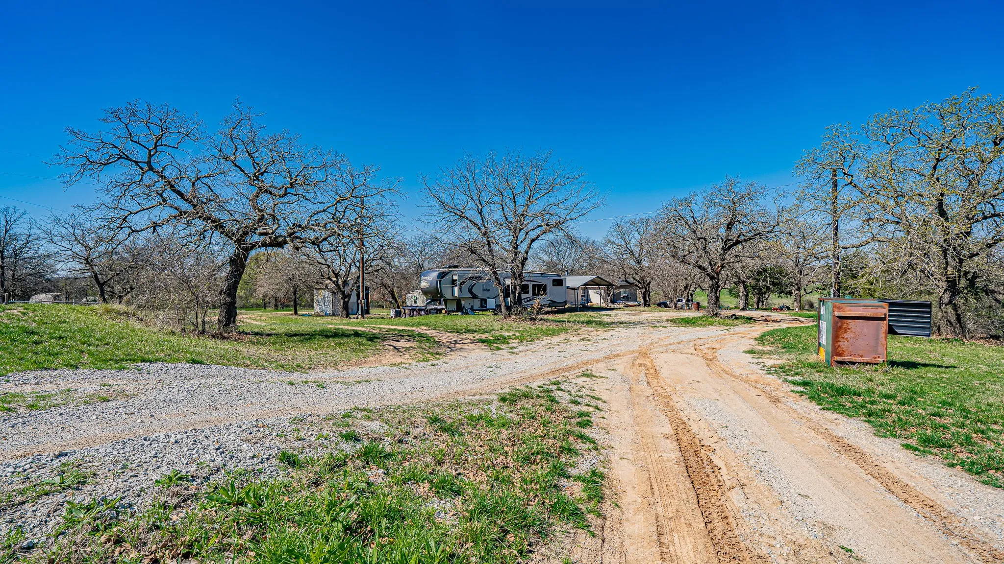 Single Family Residence For Sale in Wise County , 178 County Road 4372, Decatur, Texas 76023, 7 Bedroom, 3 Bathroom, Garage spaces, 3,700 Sqft, built in 1984, mls#21193642, Real Estate Agent in Decatur, Homes For Sale in Wise county, Homes For Sale in Decatur, Realtor in Decatur Texas, Real Estate Brokerage Independent Realty Texas, Luminita Cordes Realtor