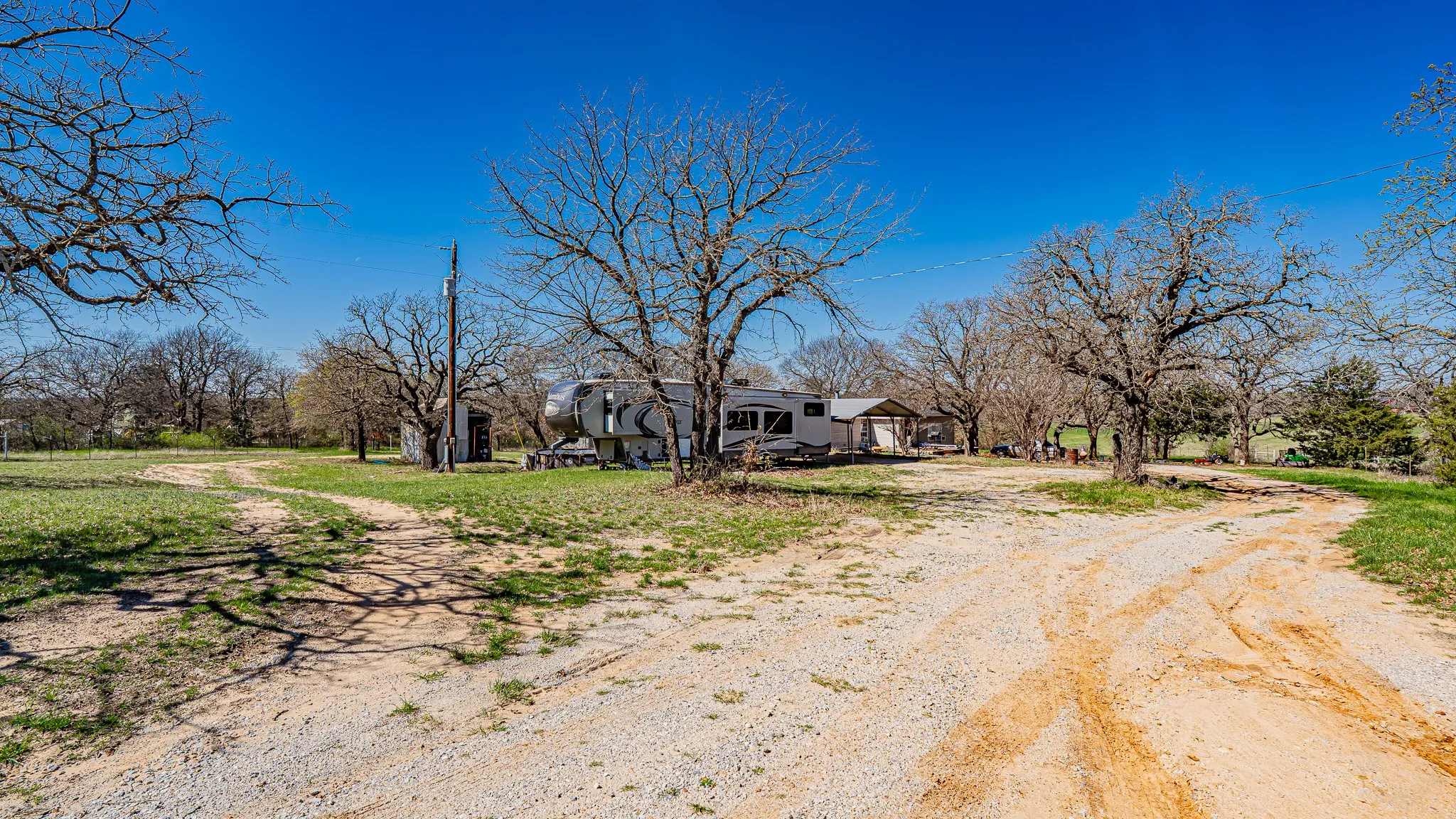 Single Family Residence For Sale in Wise County , 178 County Road 4372, Decatur, Texas 76023, 7 Bedroom, 3 Bathroom, Garage spaces, 3,700 Sqft, built in 1984, mls#21193642, Real Estate Agent in Decatur, Homes For Sale in Wise county, Homes For Sale in Decatur, Realtor in Decatur Texas, Real Estate Brokerage Independent Realty Texas, Luminita Cordes Realtor