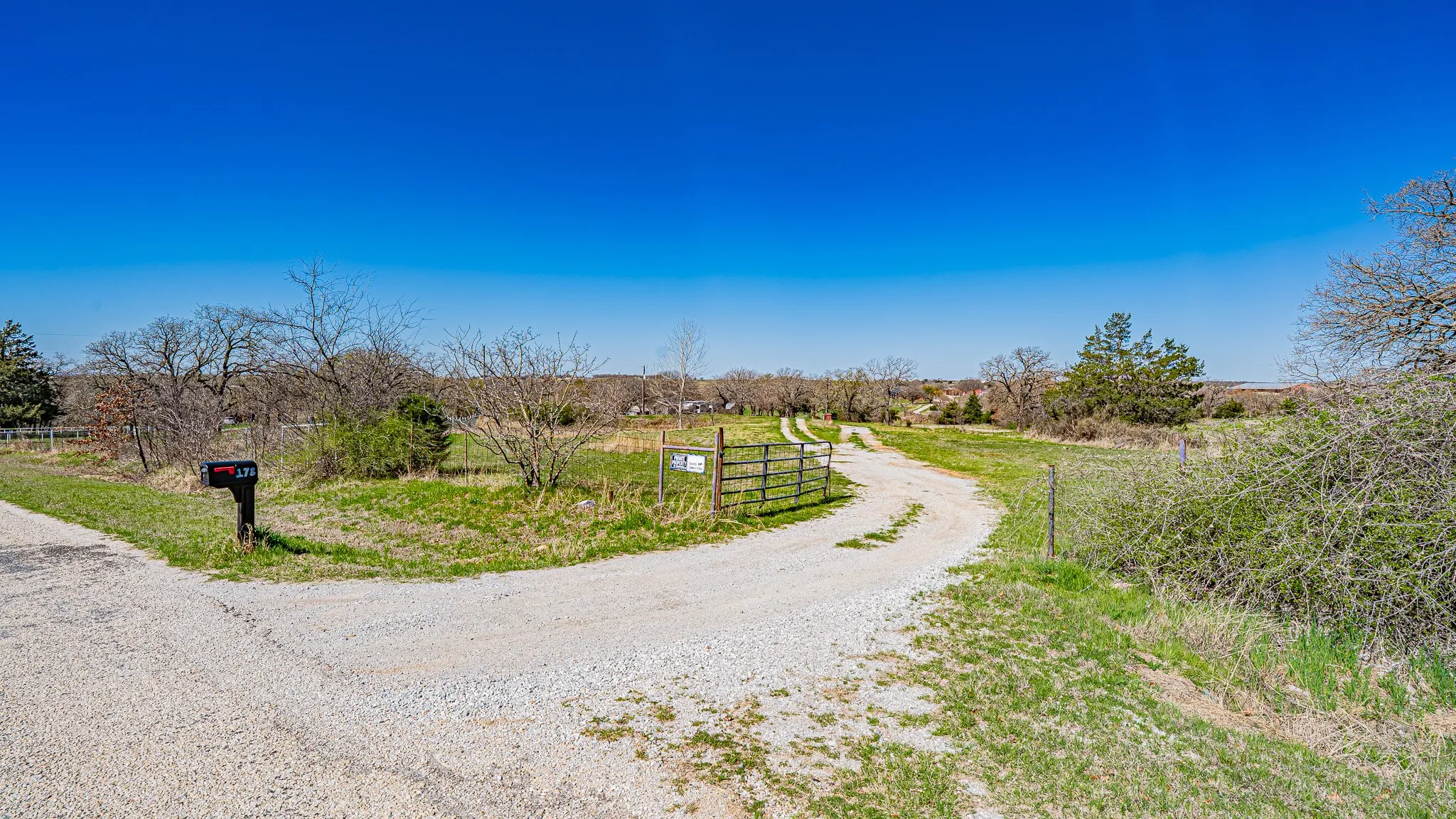 Single Family Residence For Sale in Wise County , 178 County Road 4372, Decatur, Texas 76023, 7 Bedroom, 3 Bathroom, Garage spaces, 3,700 Sqft, built in 1984, mls#21193642, Real Estate Agent in Decatur, Homes For Sale in Wise county, Homes For Sale in Decatur, Realtor in Decatur Texas, Real Estate Brokerage Independent Realty Texas, Luminita Cordes Realtor