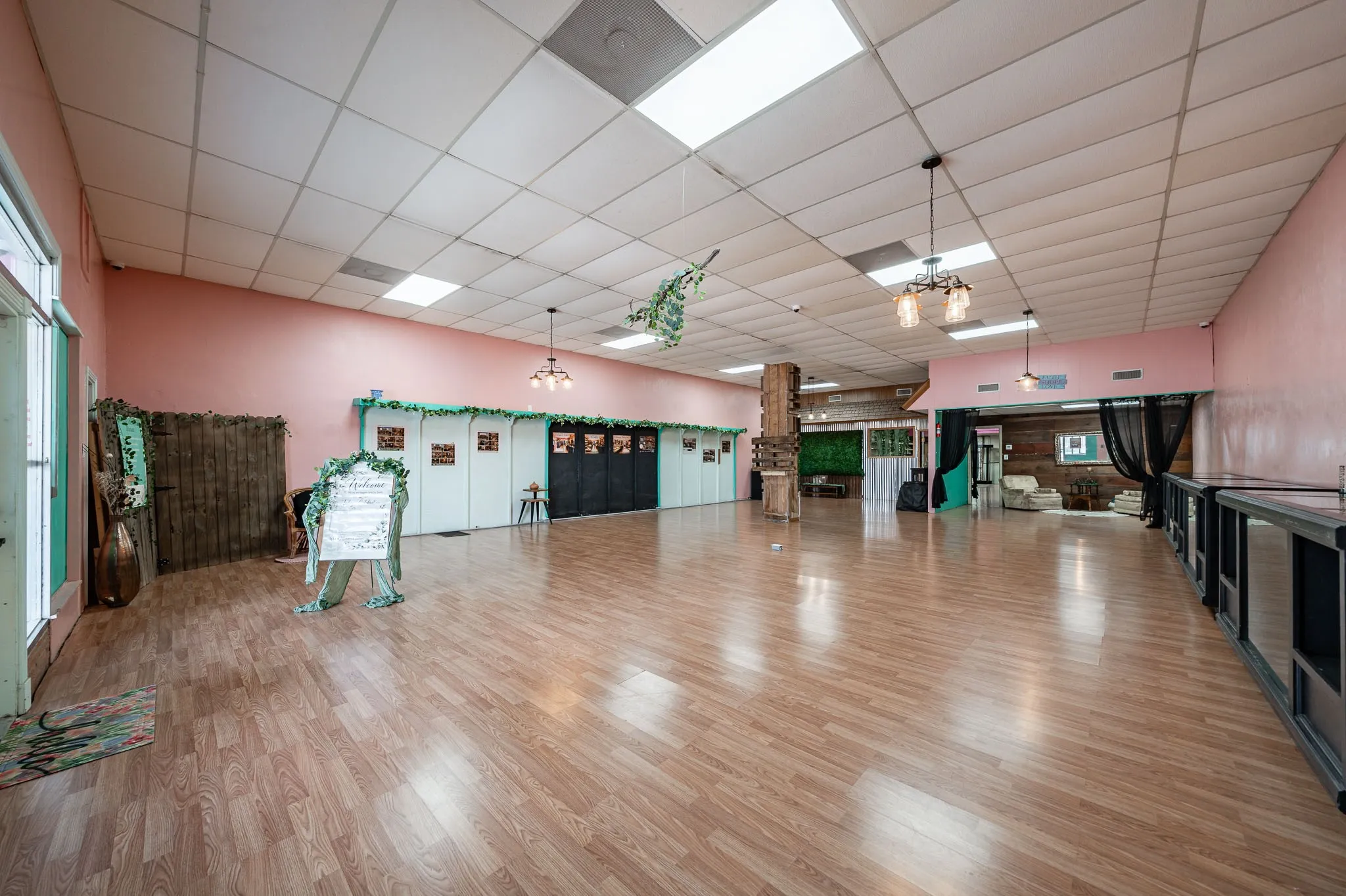 Retail For Sale in Haskell County , 404 N 1st Street, Haskell, Texas 79521, 0, 0, Garage spaces, 0 Sqft, built in 1950, Price $189,000, mls#21167573, Real Estate Agent in Haskell, Homes For Sale in Haskell county, Homes For Sale in Haskell, Realtor in Haskell Texas, Real Estate Brokerage Independent Realty Texas, Luminita Cordes Realtor