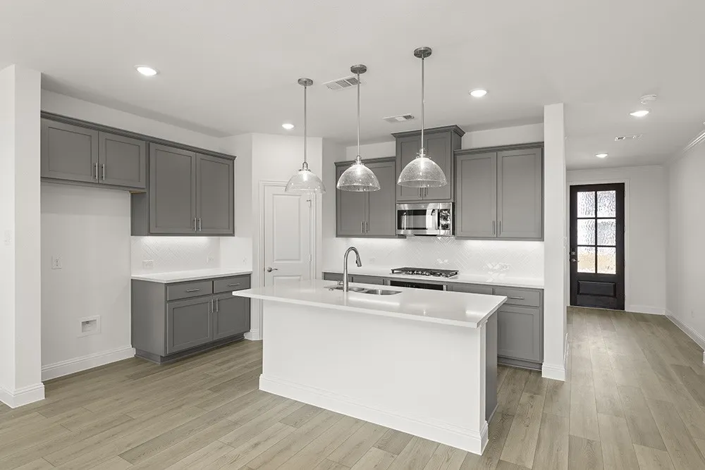 13. 17245 Oxborough - Kitchen (2)