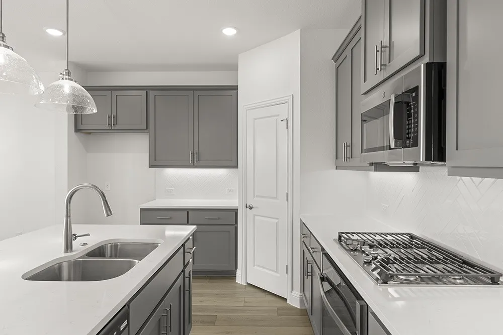 14. 17245 Oxborough - Kitchen (3)
