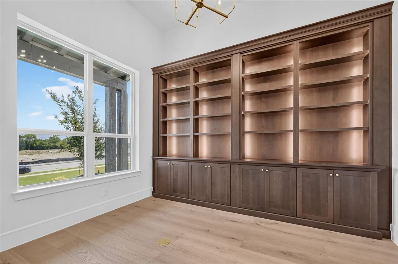 Single Family Residence For Sale in Rockwall County , 324 Bristol Valley Court, Heath, Texas 75032, 5 Bedroom, 8 Bathroom, 3 Garage spaces, 4,745 Sqft, built in 2026, New Construction - Incomplete, mls#21193404, Real Estate Agent in Heath, Homes For Sale in Rockwall county, Homes For Sale in Heath, Realtor in Heath Texas, Real Estate Brokerage Independent Realty Texas, Luminita Cordes Realtor