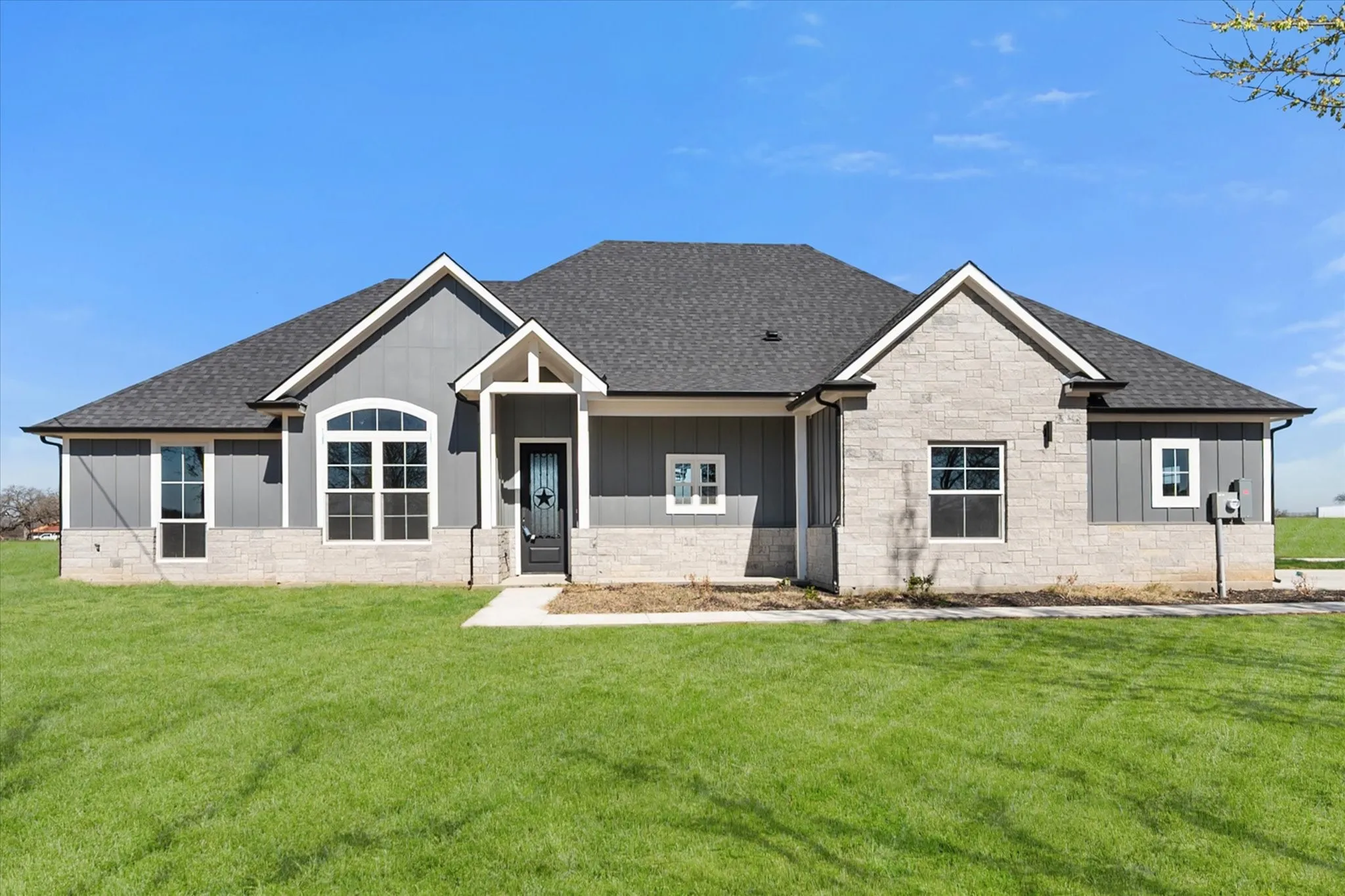 4609 County Road 206
Grandview, TX 76050