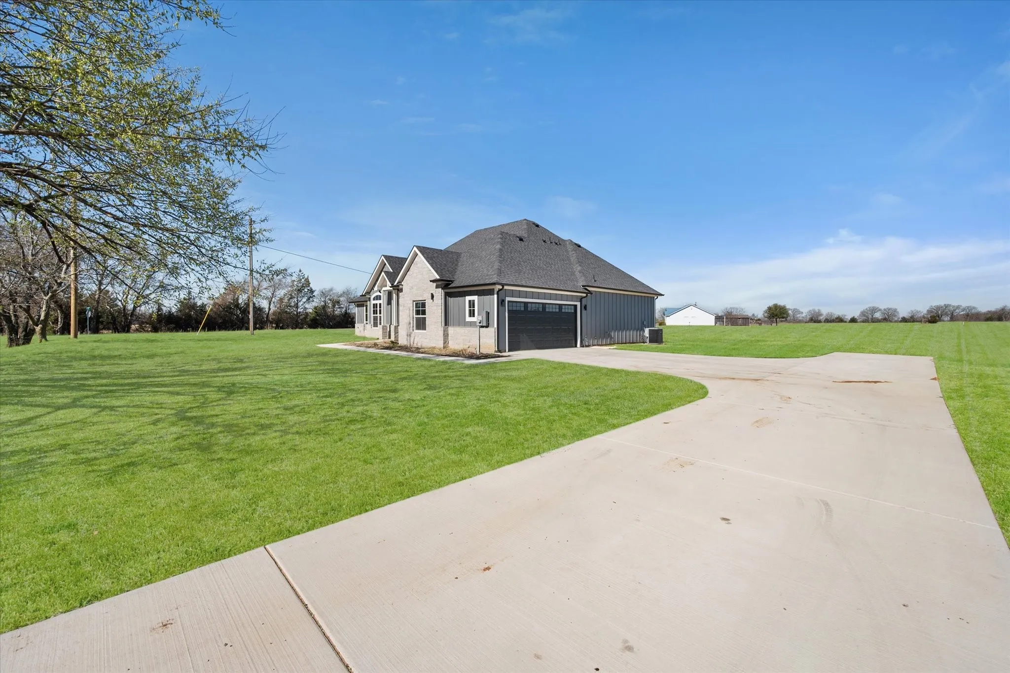 Single Family Residence For Sale in Johnson County , 4609 County Road 206, Grandview, Texas 76050, 4 Bedroom, 3 Bathroom, 2 Garage spaces, 1,955 Sqft, built in 2025, New Construction - Complete, mls#21193656, Real Estate Agent in Grandview, Homes For Sale in Johnson county, Homes For Sale in Grandview, Realtor in Grandview Texas, Real Estate Brokerage Independent Realty Texas, Luminita Cordes Realtor