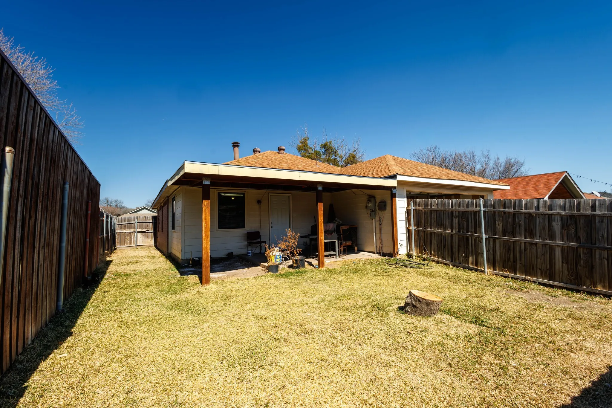Single Family Residence For Sale in Dallas County , 5118 Wesley Chapel Lane, Dallas, Texas 75236, 3 Bedroom, 2 Bathroom, 2 Garage spaces, 1,383 Sqft, built in 2001, mls#21193820, Real Estate Agent in Dallas, Homes For Sale in Dallas county, Homes For Sale in Dallas, Realtor in Dallas Texas, Real Estate Brokerage Independent Realty Texas, Luminita Cordes Realtor