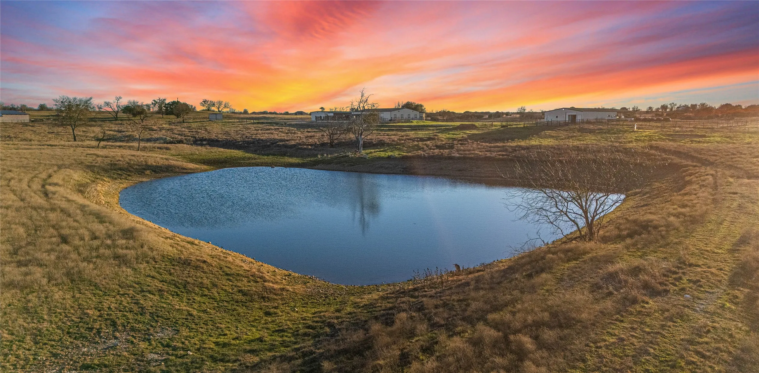 Farm For Sale in Mc Lennan County , 2820 Talbert Ranch Road, China Spring, Texas 76633, 4 Bedrooms, 3 Bathrooms, 4 Garage spaces, 2,868 Sqft, built in 2002, Price $1,600,000, mls#21193328, Real Estate Agent in China Spring, Homes For Sale in Mc Lennan county, Homes For Sale in China Spring, Realtor in China Spring Texas, Real Estate Brokerage Independent Realty Texas, Luminita Cordes Realtor