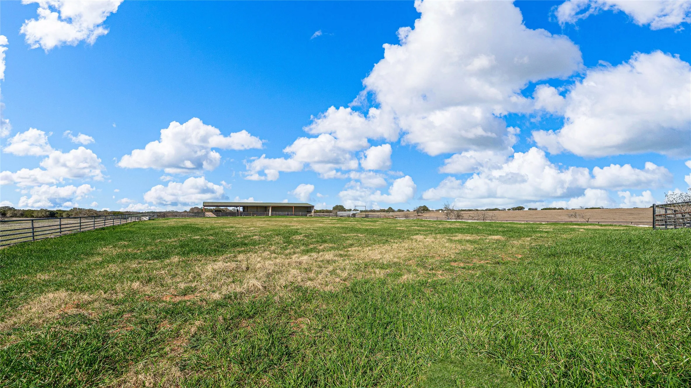 Farm For Sale in Mc Lennan County , 2820 Talbert Ranch Road, China Spring, Texas 76633, 4 Bedrooms, 3 Bathrooms, 4 Garage spaces, 2,868 Sqft, built in 2002, Price $1,600,000, mls#21193328, Real Estate Agent in China Spring, Homes For Sale in Mc Lennan county, Homes For Sale in China Spring, Realtor in China Spring Texas, Real Estate Brokerage Independent Realty Texas, Luminita Cordes Realtor