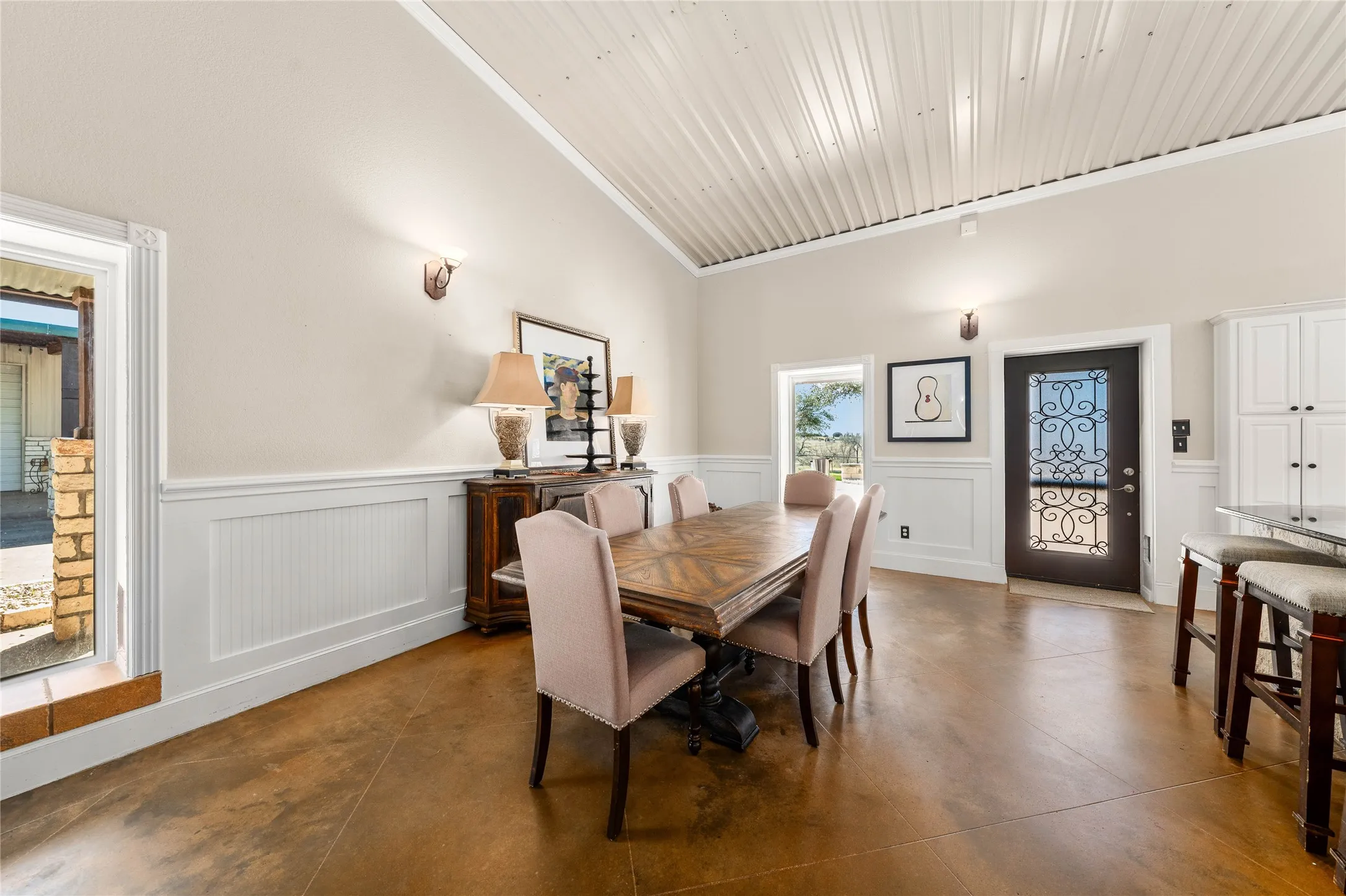 Farm For Sale in Mc Lennan County , 2820 Talbert Ranch Road, China Spring, Texas 76633, 4 Bedrooms, 3 Bathrooms, 4 Garage spaces, 2,868 Sqft, built in 2002, Price $1,600,000, mls#21193328, Real Estate Agent in China Spring, Homes For Sale in Mc Lennan county, Homes For Sale in China Spring, Realtor in China Spring Texas, Real Estate Brokerage Independent Realty Texas, Luminita Cordes Realtor