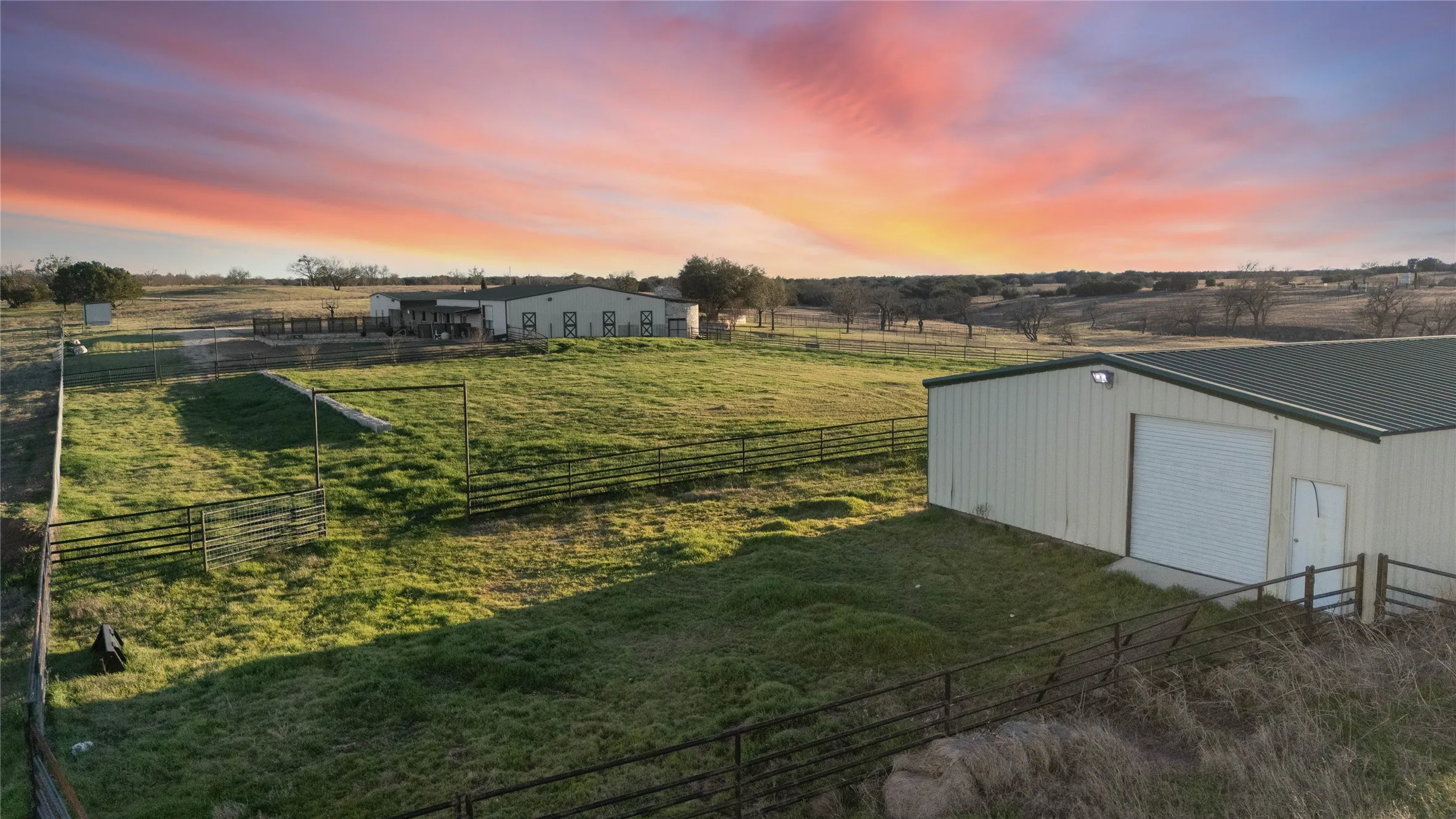 Farm For Sale in Mc Lennan County , 2820 Talbert Ranch Road, China Spring, Texas 76633, 4 Bedrooms, 3 Bathrooms, 4 Garage spaces, 2,868 Sqft, built in 2002, Price $1,600,000, mls#21193328, Real Estate Agent in China Spring, Homes For Sale in Mc Lennan county, Homes For Sale in China Spring, Realtor in China Spring Texas, Real Estate Brokerage Independent Realty Texas, Luminita Cordes Realtor