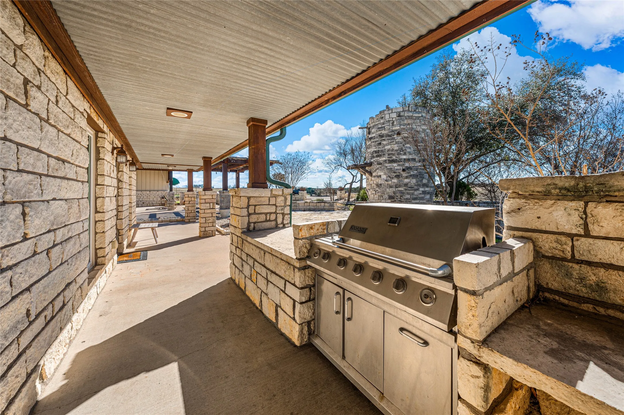 Farm For Sale in Mc Lennan County , 2820 Talbert Ranch Road, China Spring, Texas 76633, 4 Bedrooms, 3 Bathrooms, 4 Garage spaces, 2,868 Sqft, built in 2002, Price $1,600,000, mls#21193328, Real Estate Agent in China Spring, Homes For Sale in Mc Lennan county, Homes For Sale in China Spring, Realtor in China Spring Texas, Real Estate Brokerage Independent Realty Texas, Luminita Cordes Realtor