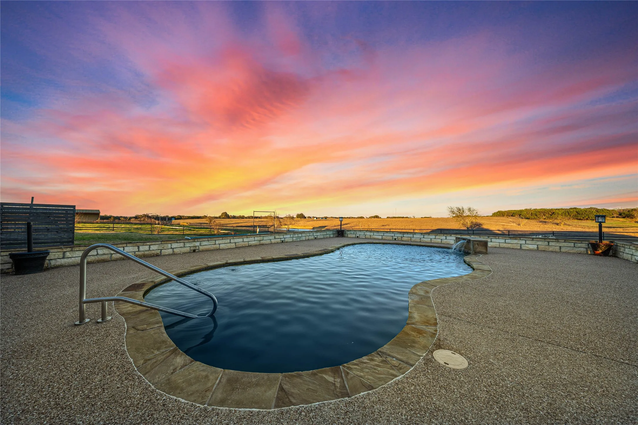 Farm For Sale in Mc Lennan County , 2820 Talbert Ranch Road, China Spring, Texas 76633, 4 Bedrooms, 3 Bathrooms, 4 Garage spaces, 2,868 Sqft, built in 2002, Price $1,600,000, mls#21193328, Real Estate Agent in China Spring, Homes For Sale in Mc Lennan county, Homes For Sale in China Spring, Realtor in China Spring Texas, Real Estate Brokerage Independent Realty Texas, Luminita Cordes Realtor
