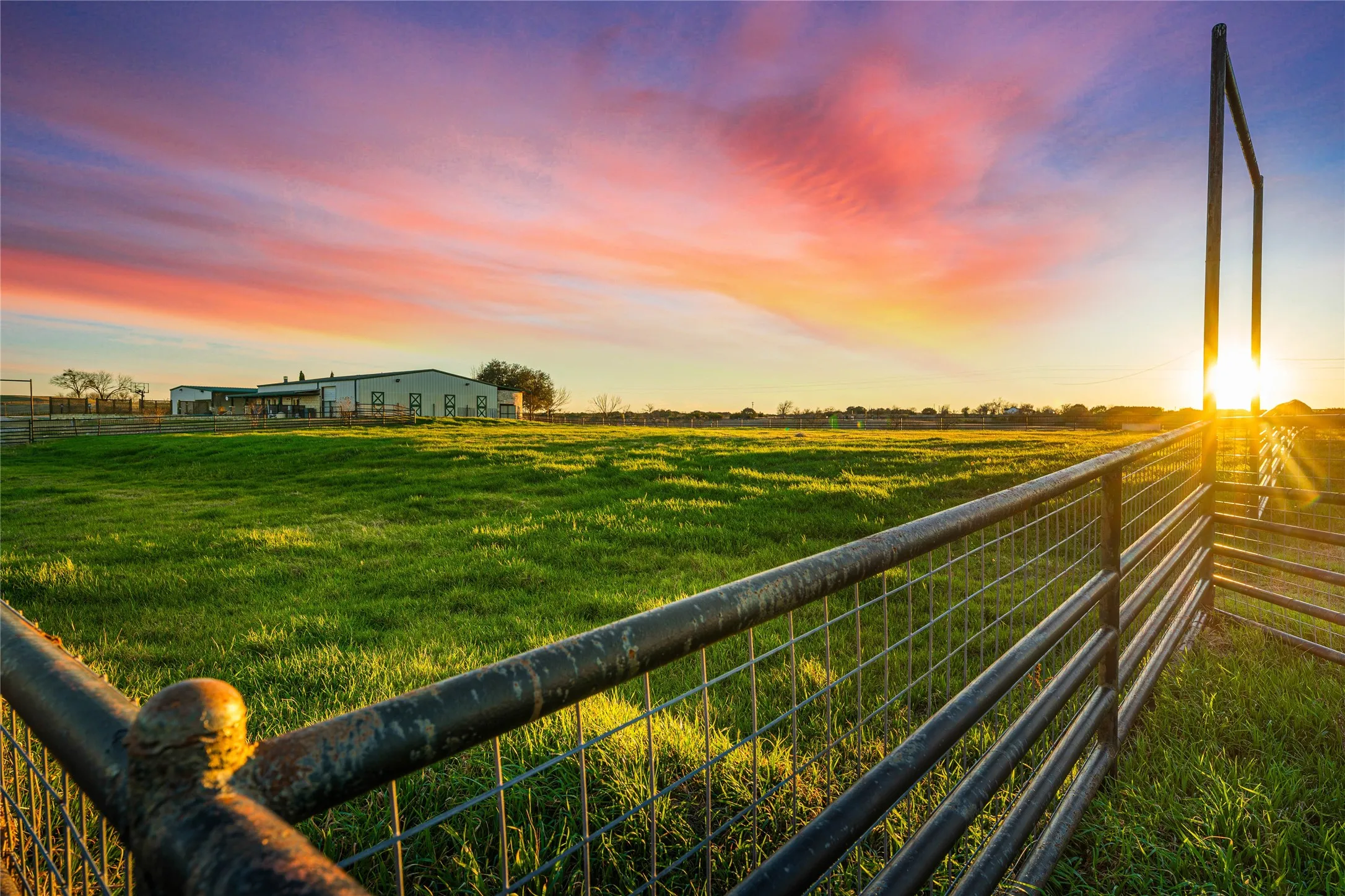 Farm For Sale in Mc Lennan County , 2820 Talbert Ranch Road, China Spring, Texas 76633, 4 Bedrooms, 3 Bathrooms, 4 Garage spaces, 2,868 Sqft, built in 2002, Price $1,600,000, mls#21193328, Real Estate Agent in China Spring, Homes For Sale in Mc Lennan county, Homes For Sale in China Spring, Realtor in China Spring Texas, Real Estate Brokerage Independent Realty Texas, Luminita Cordes Realtor